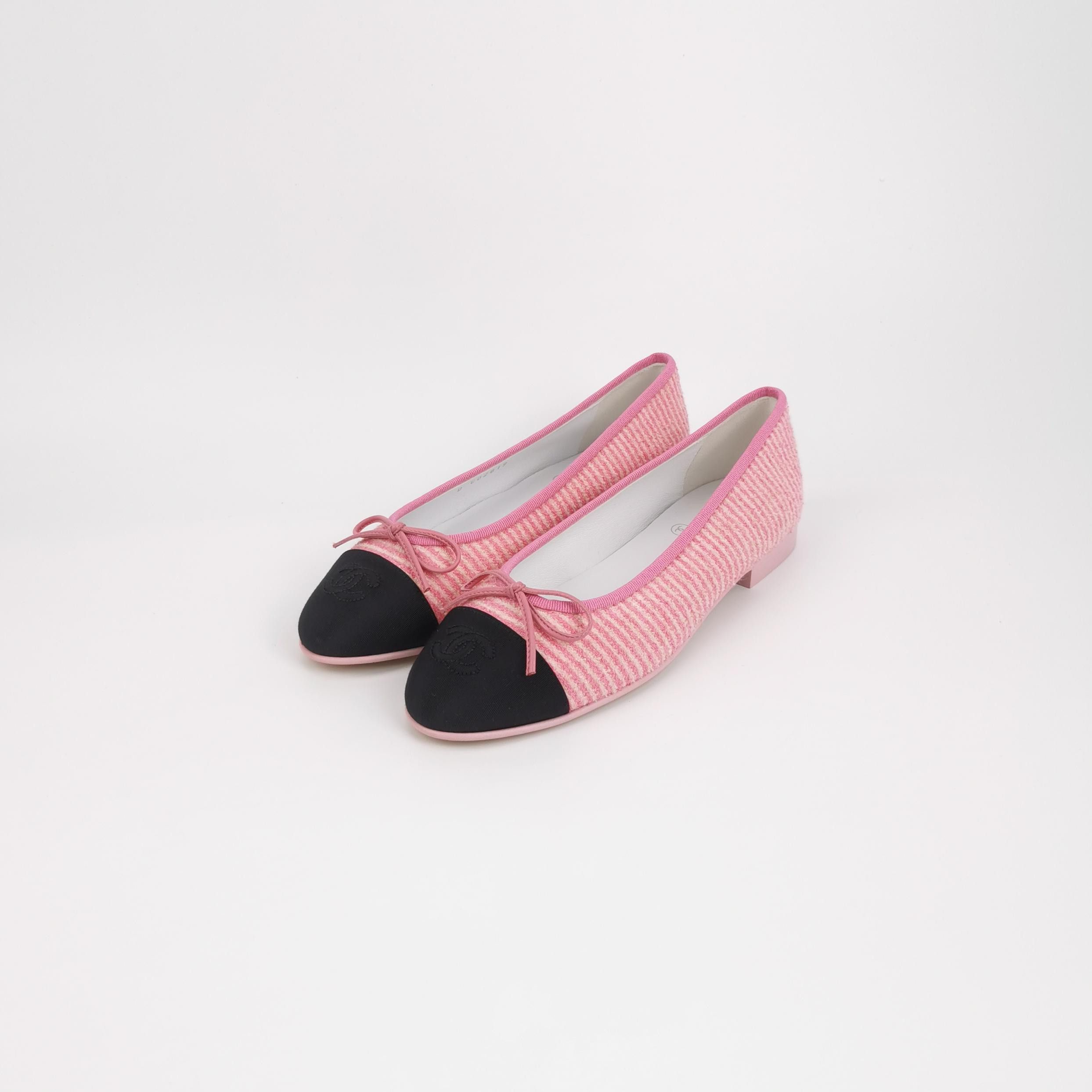 Chanel Chanel Women 7 Flats Size US 7 / IT 37 - 2 Thumbnail