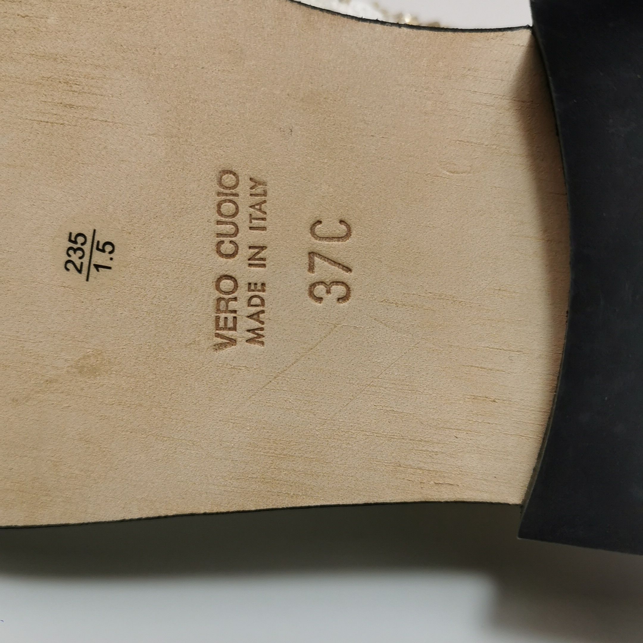 Chanel Chanel Women 7 Flats Size US 7 / IT 37 - 13 Thumbnail