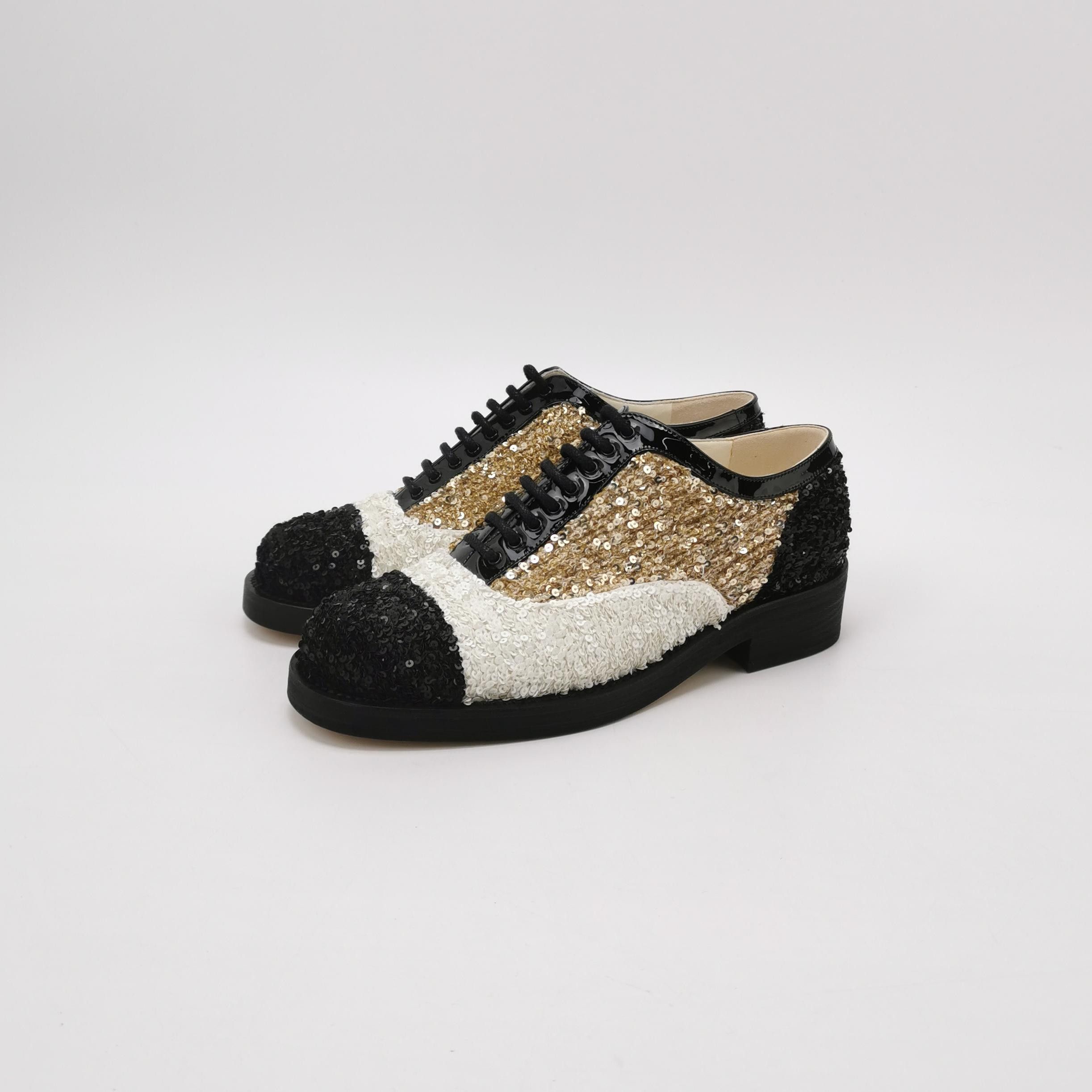 Chanel Chanel Women 7 Flats Size US 7 / IT 37 - 2 Thumbnail
