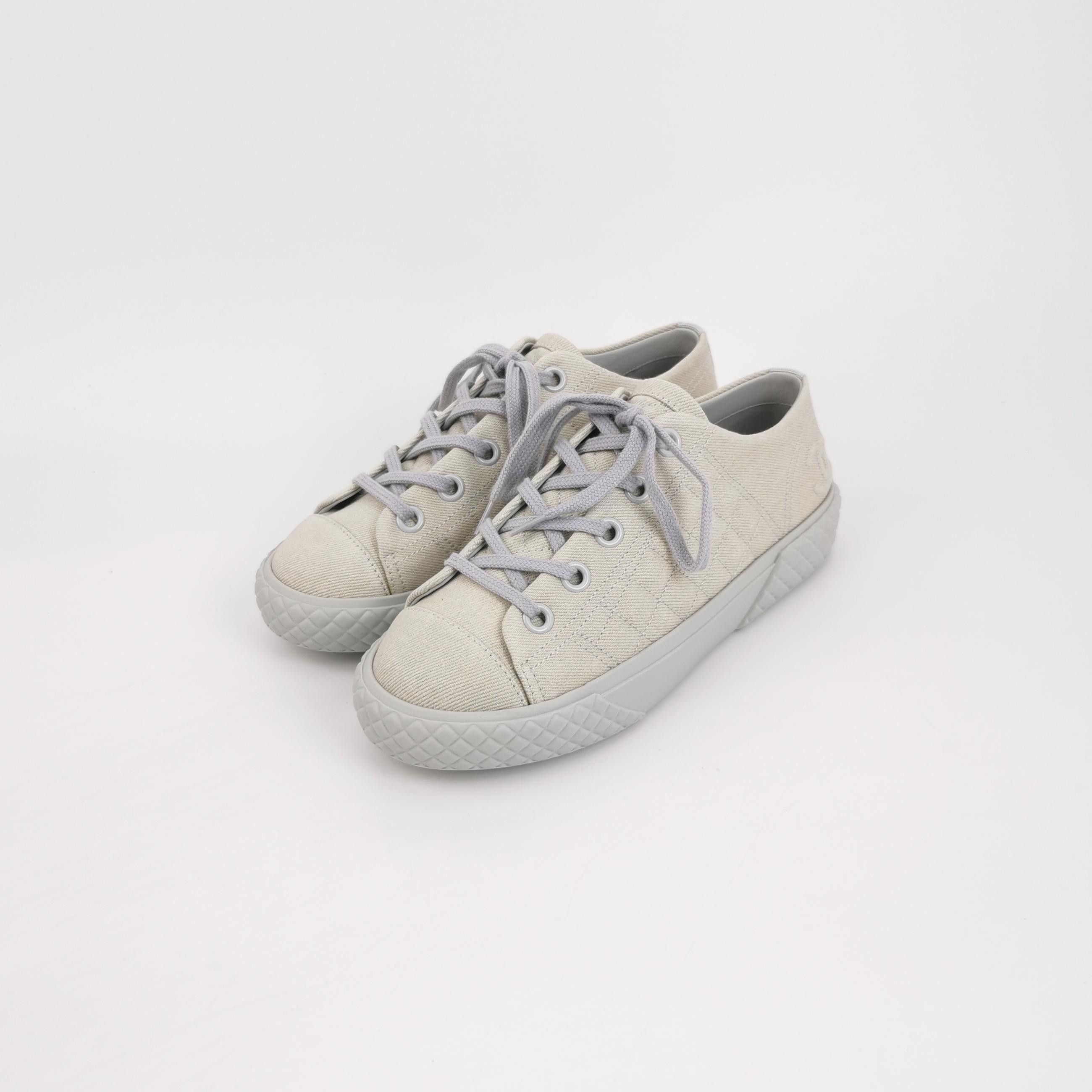 Chanel Chanel Women 6 Lowtop Sneakers Size US 6 / IT 36 - 2 Thumbnail