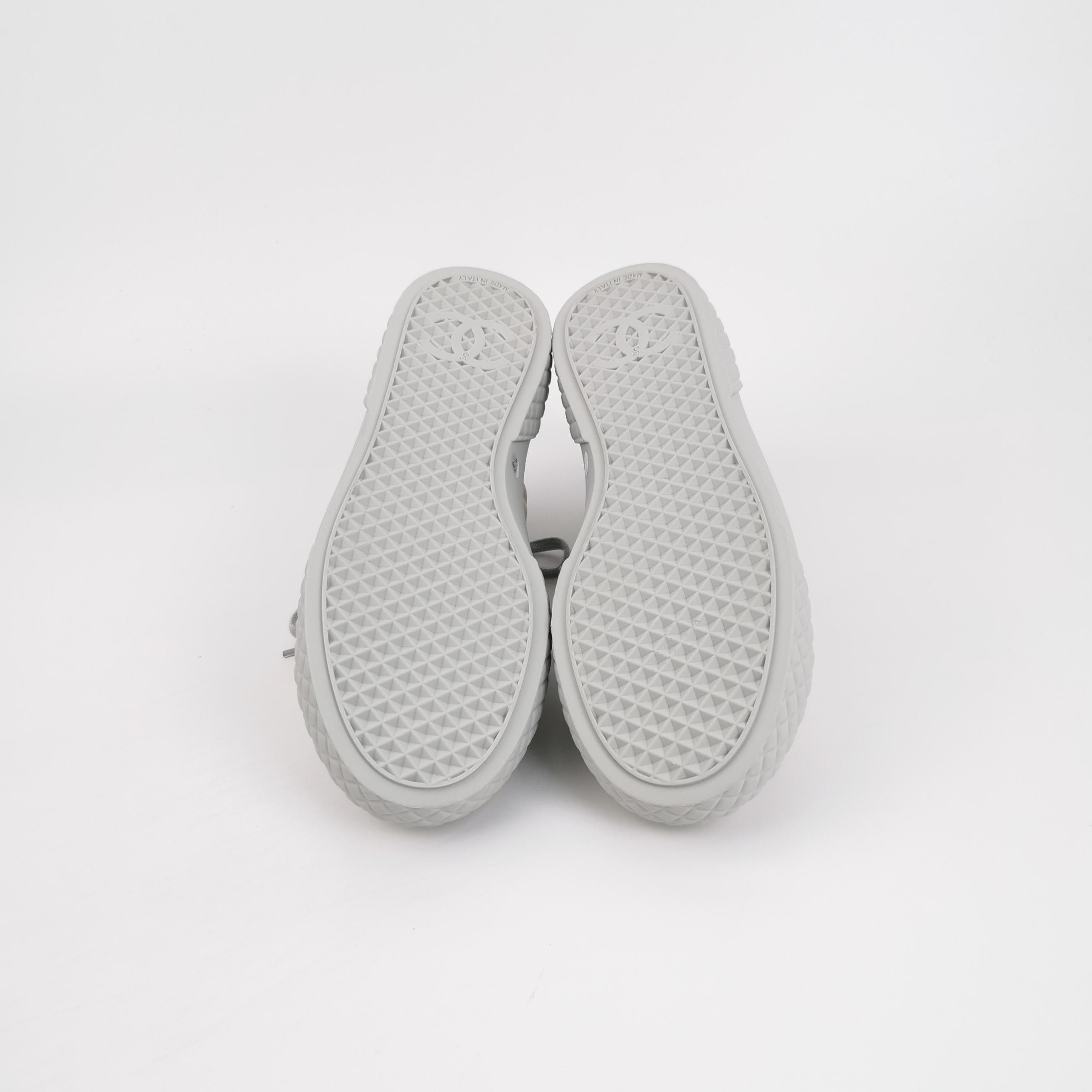 Chanel Chanel Women 6 Lowtop Sneakers Size US 6 / IT 36 - 5 Thumbnail