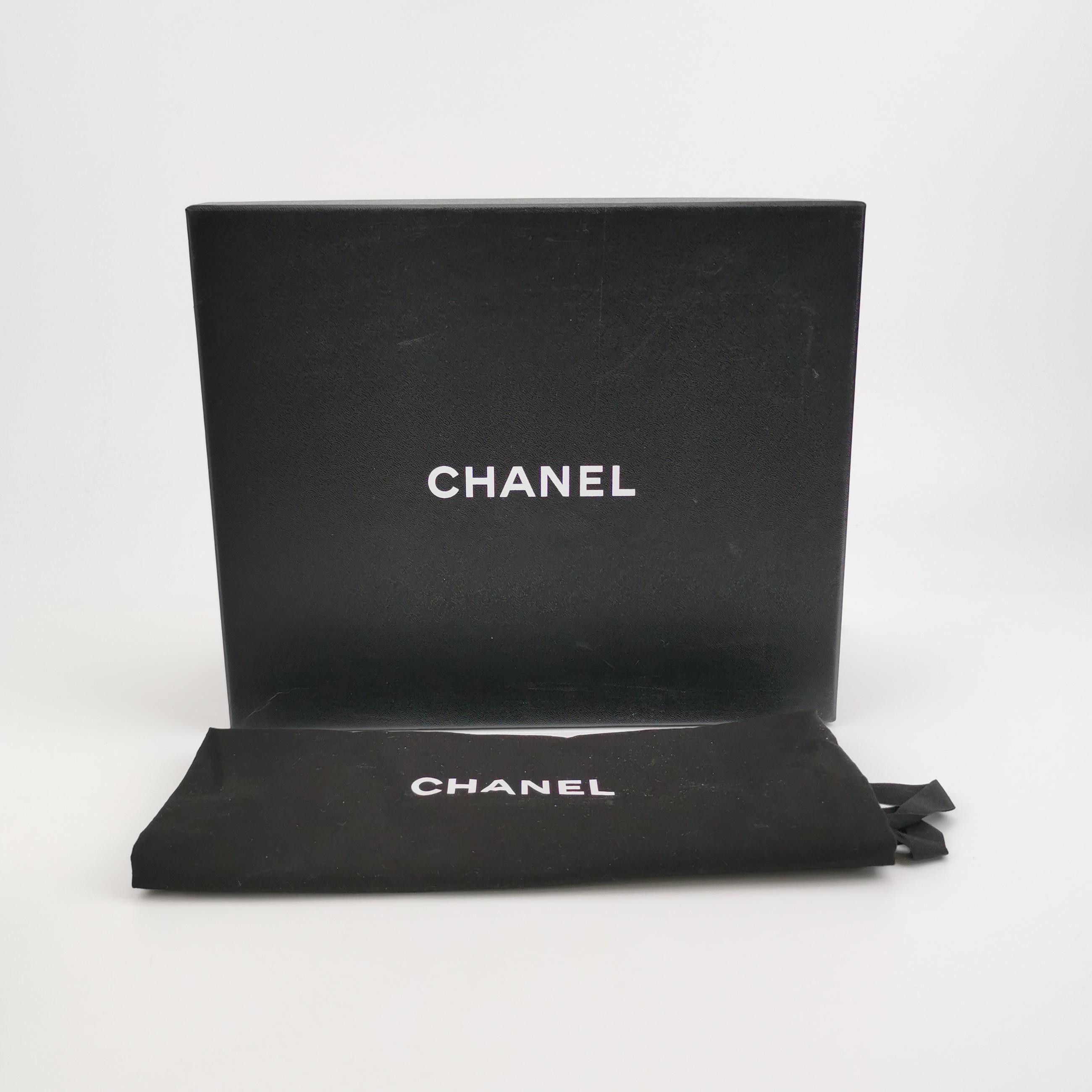 Chanel Chanel Women 7 Lowtop Sneakers Size US 7 / IT 37 - 6 Thumbnail