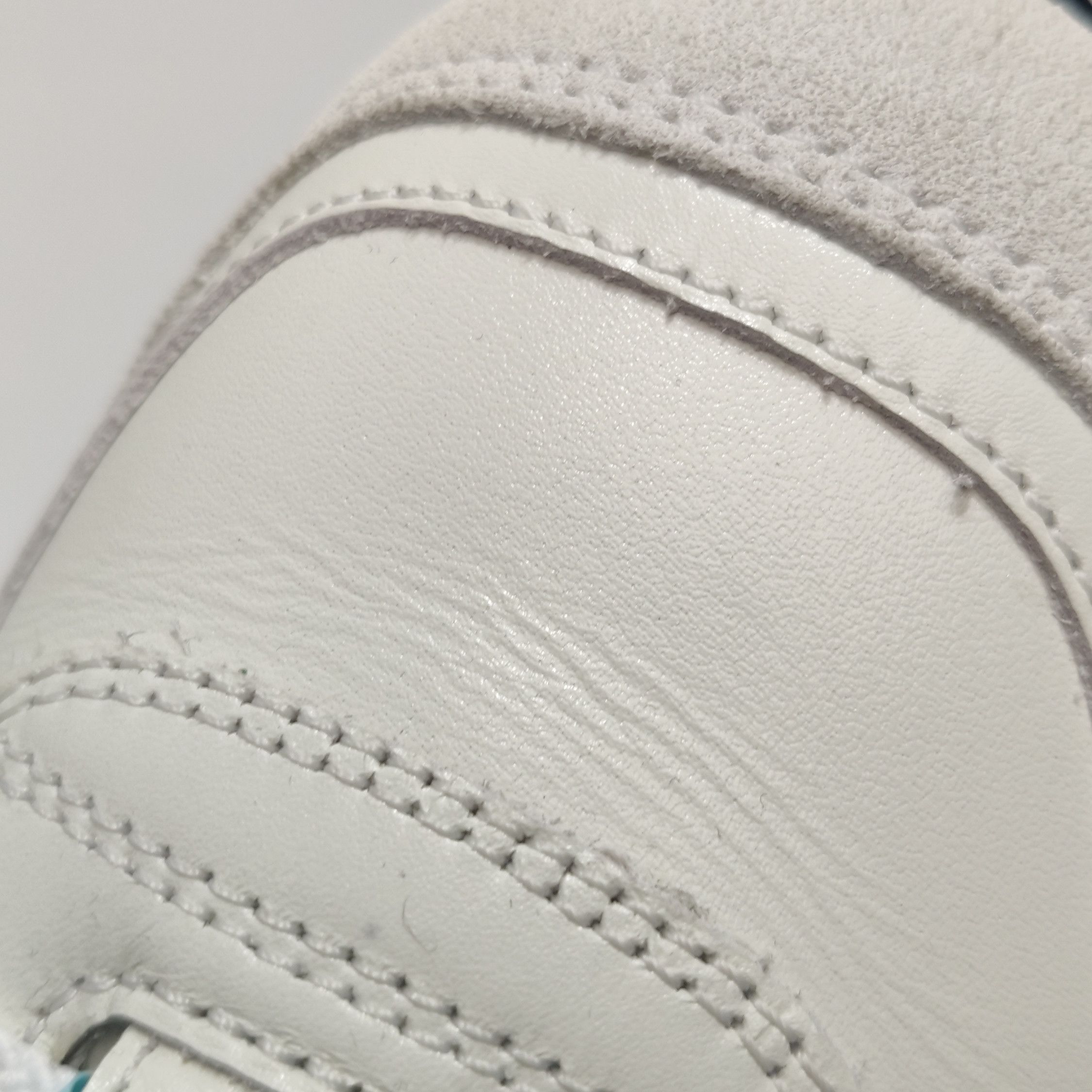 Chanel Chanel Women 7 Lowtop Sneakers Size US 7 / IT 37 - 11 Thumbnail