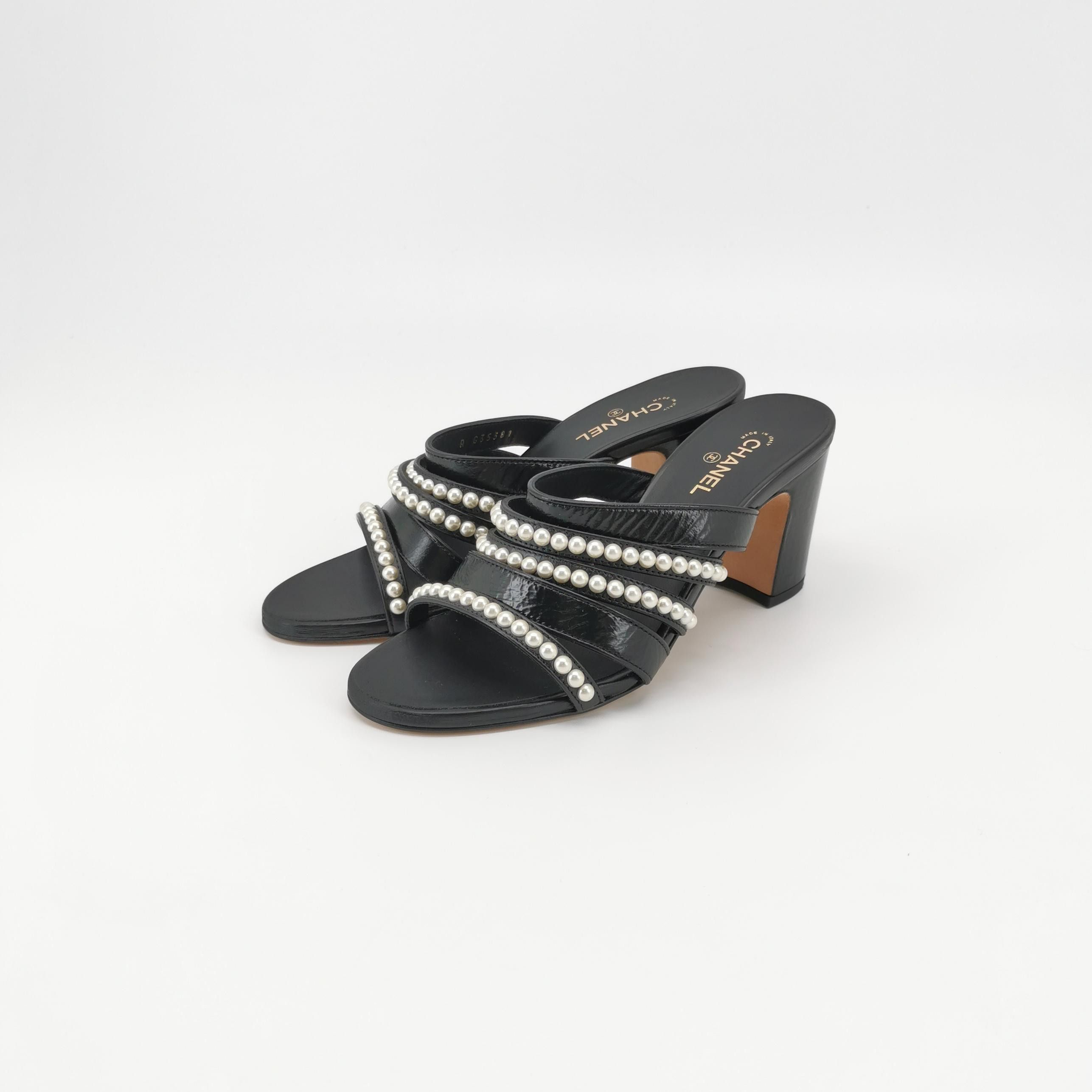 Chanel Chanel Women 6 Sandals Size US 6 / IT 36 - 2 Thumbnail