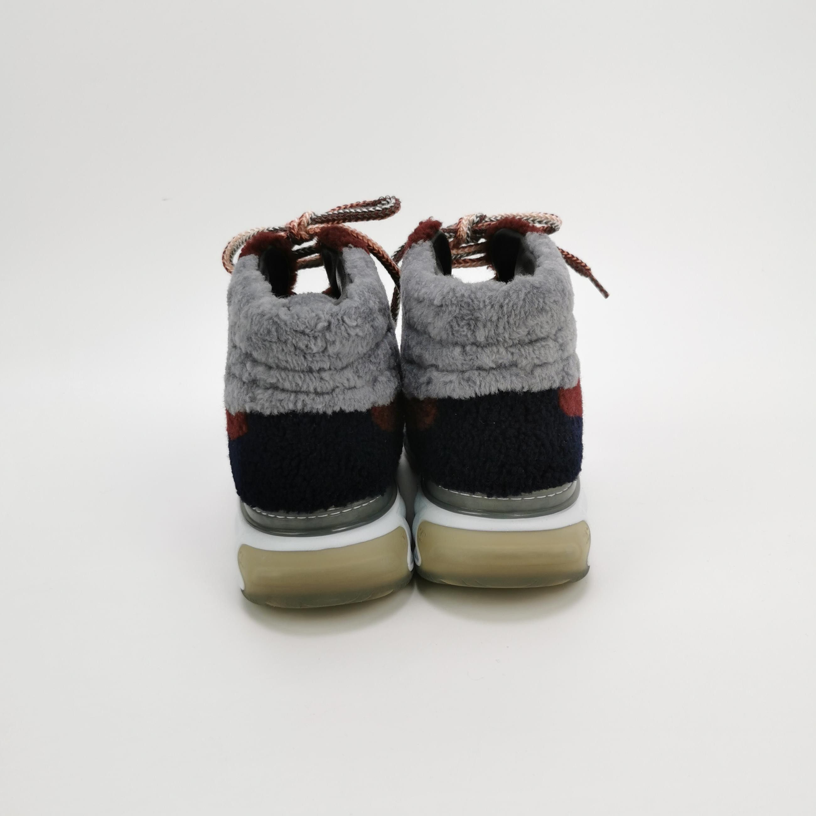 Chanel Chanel Women 7 Lowtop Sneakers Size US 7 / IT 37 - 4 Thumbnail