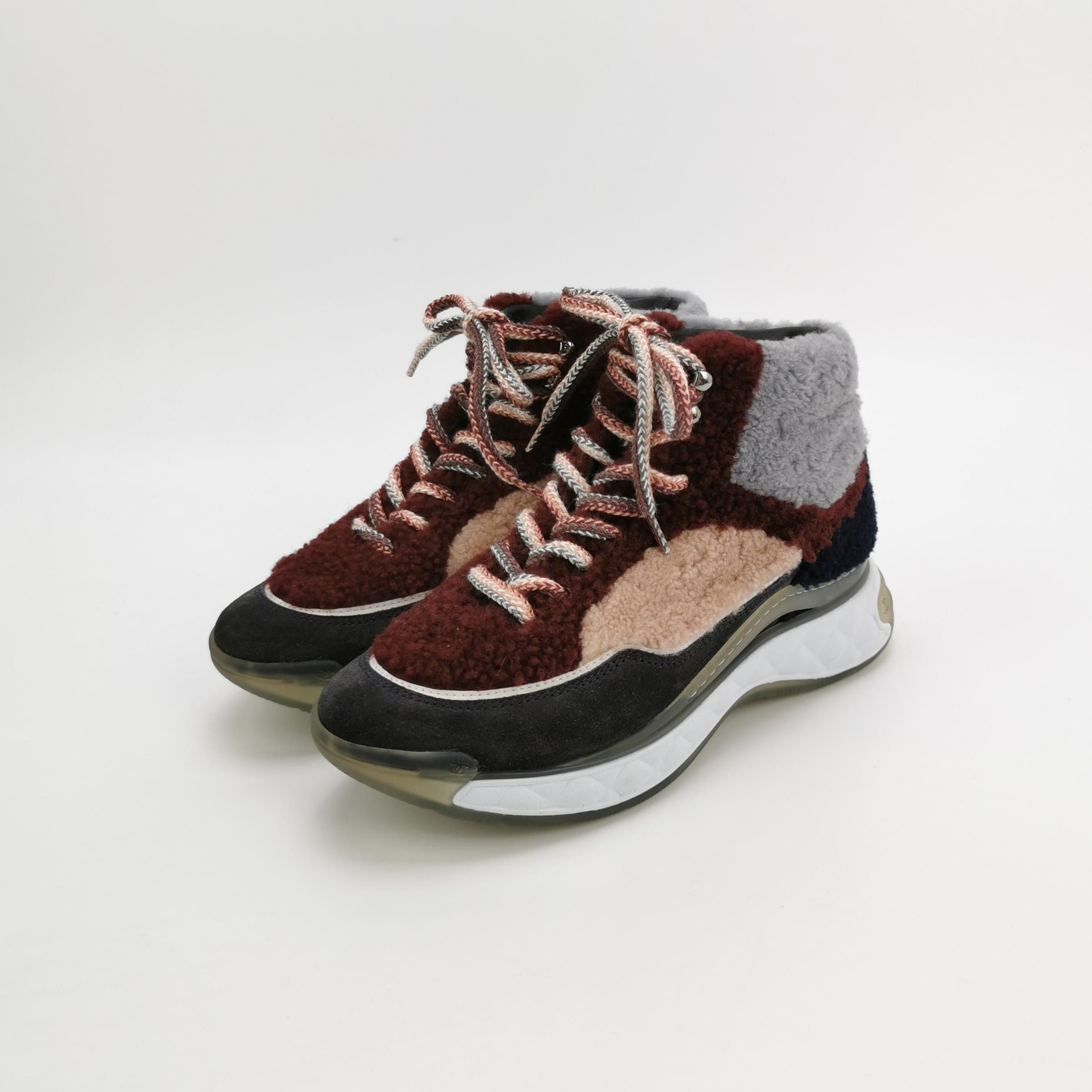 Chanel Chanel Women 7 Lowtop Sneakers Size US 7 / IT 37 - 2 Thumbnail