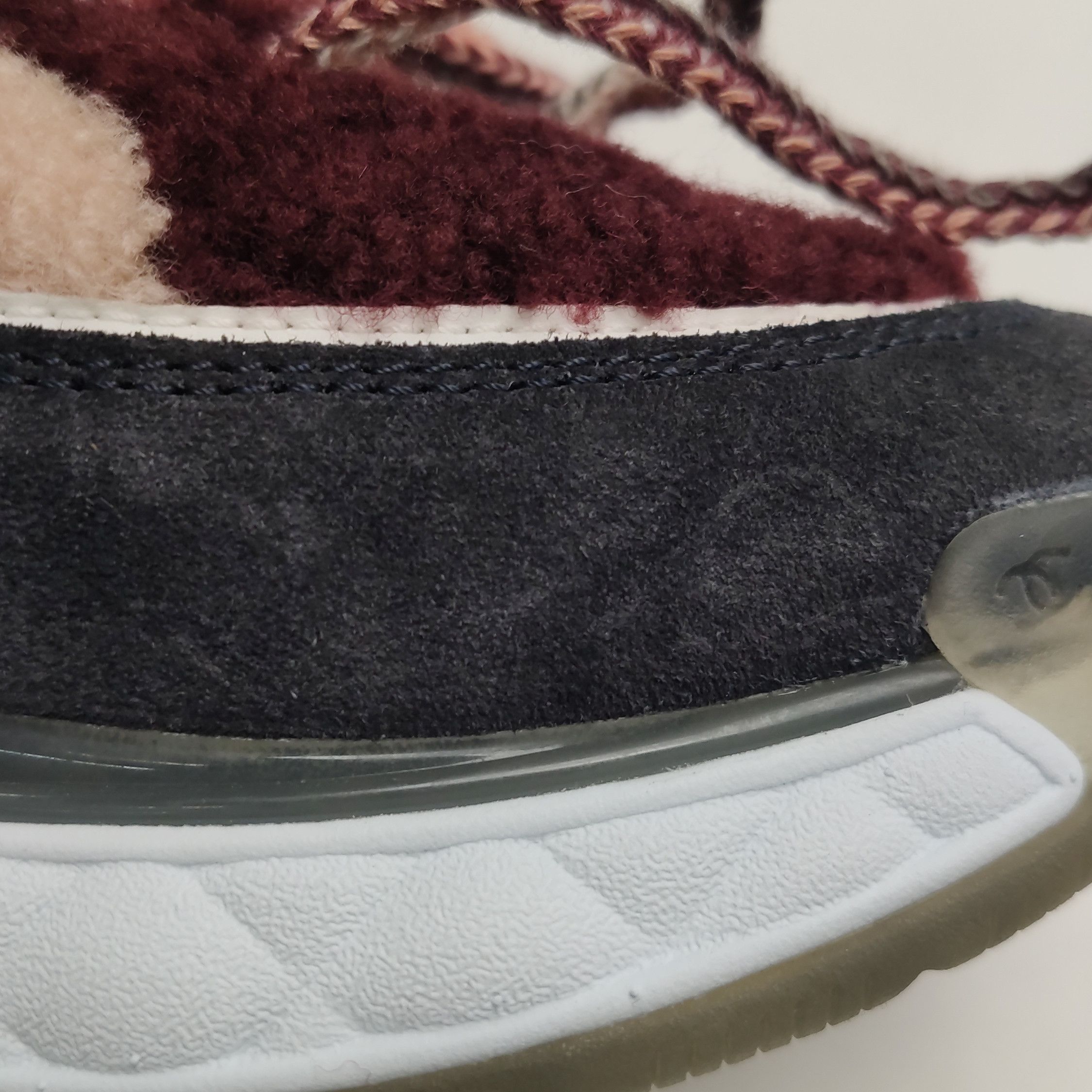 Chanel Chanel Women 7 Lowtop Sneakers Size US 7 / IT 37 - 7 Thumbnail