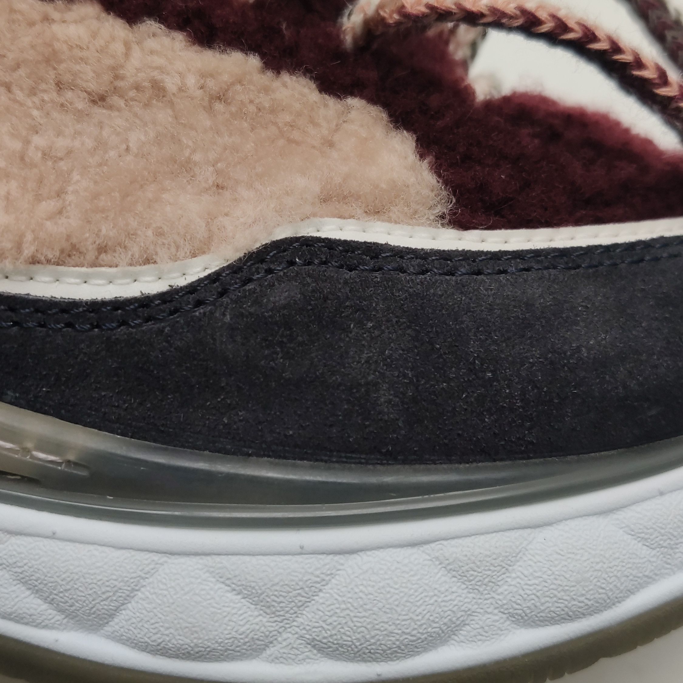 Chanel Chanel Women 7 Lowtop Sneakers Size US 7 / IT 37 - 8 Thumbnail