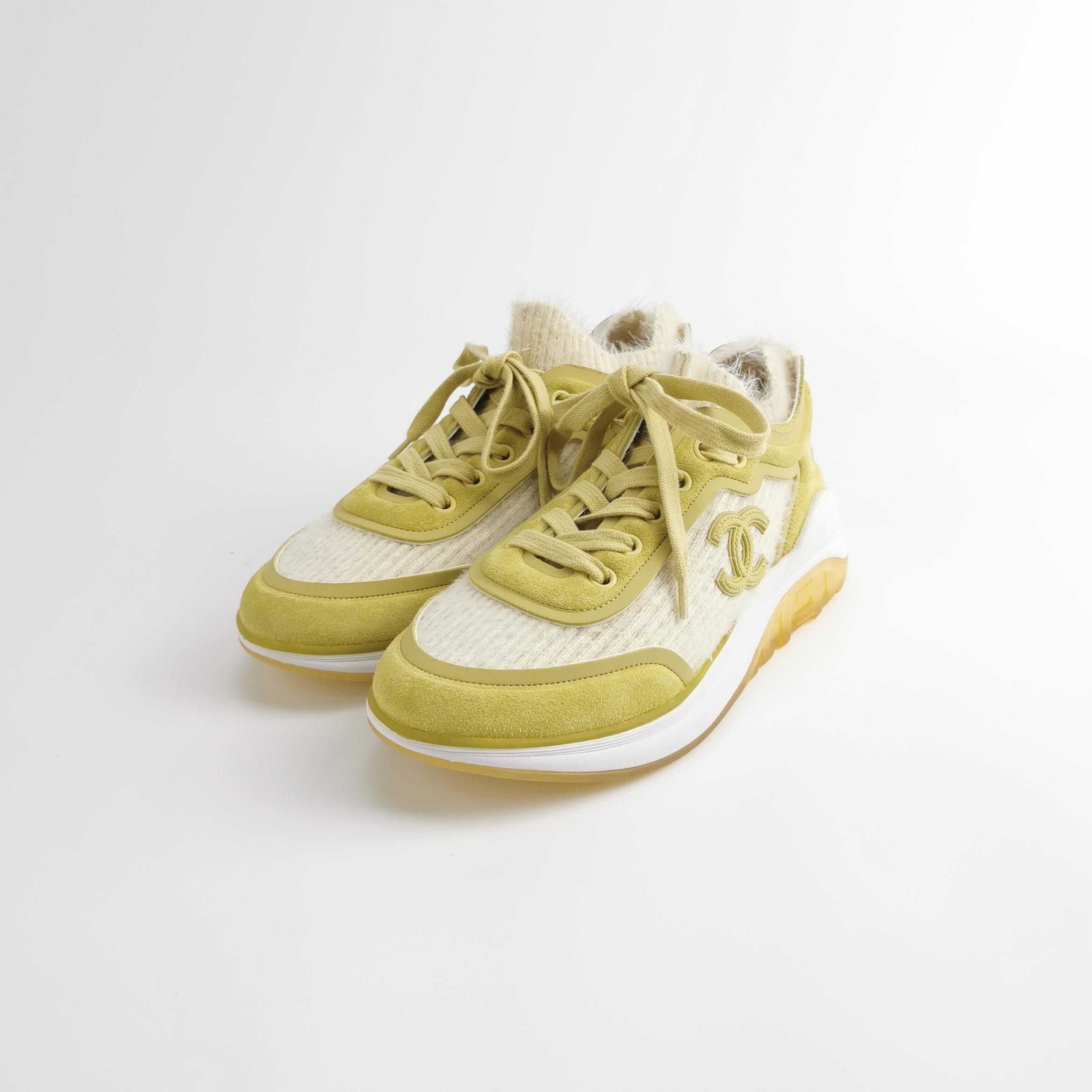 Chanel Chanel Women 5-5 Lowtop Sneakers Size US 5.5 / IT 35.5 - 2 Thumbnail