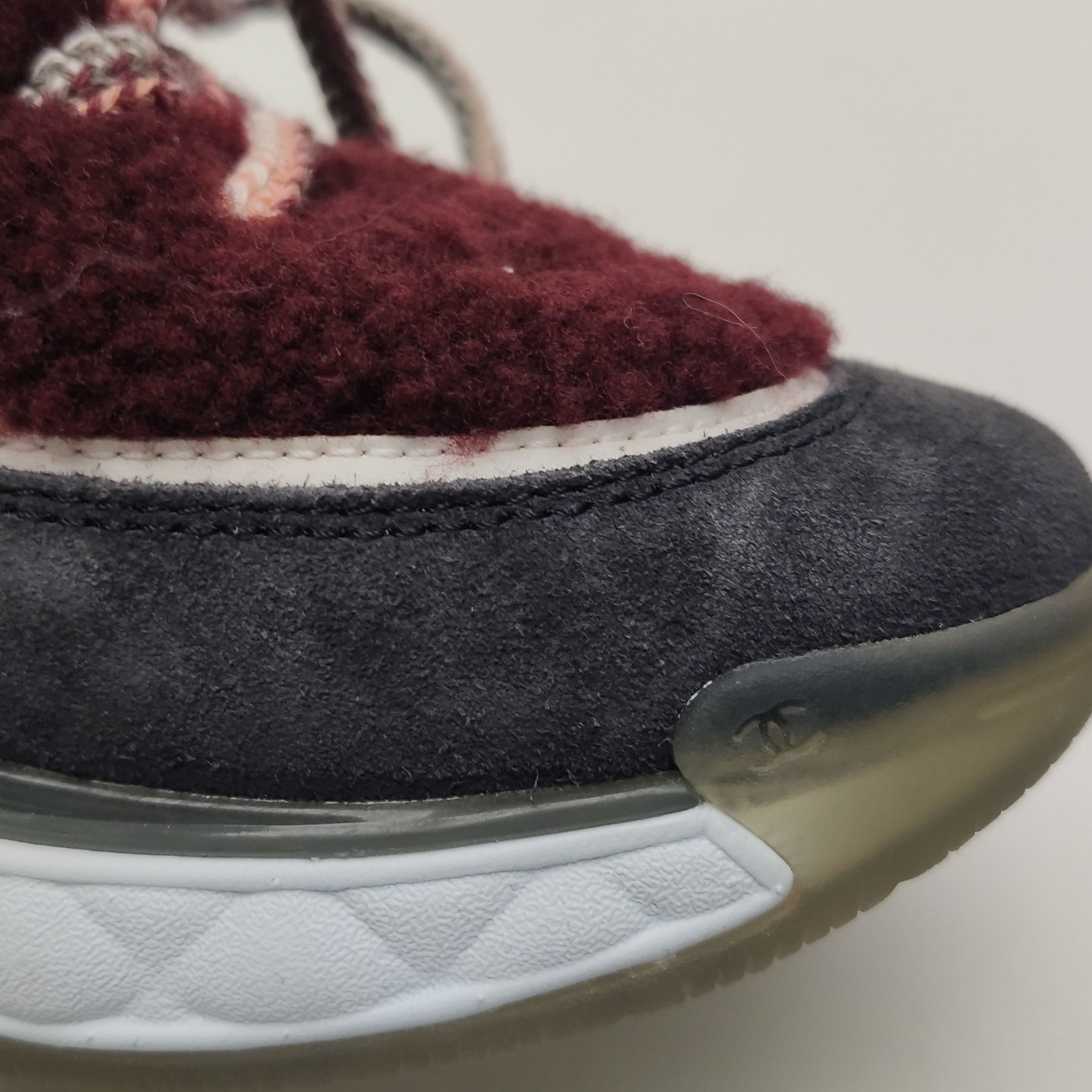 Chanel Chanel Women 6-5 Lowtop Sneakers Size US 6.5 / IT 36.5 - 7 Thumbnail