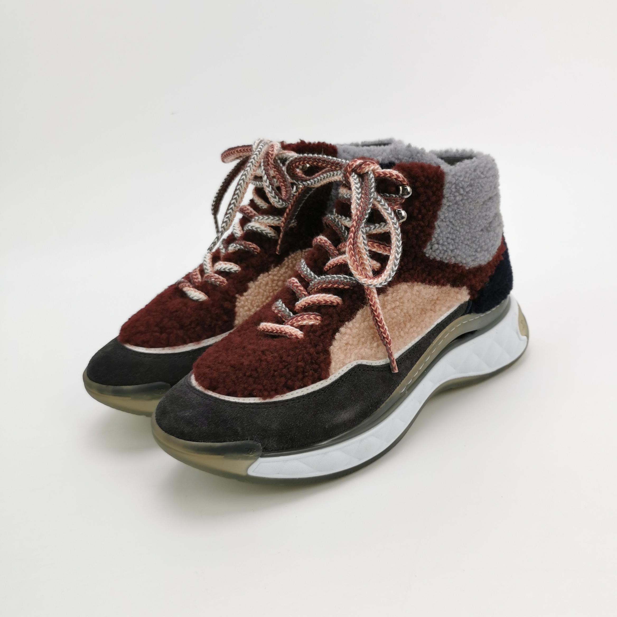 Chanel Chanel Women 6-5 Lowtop Sneakers Size US 6.5 / IT 36.5 - 2 Thumbnail