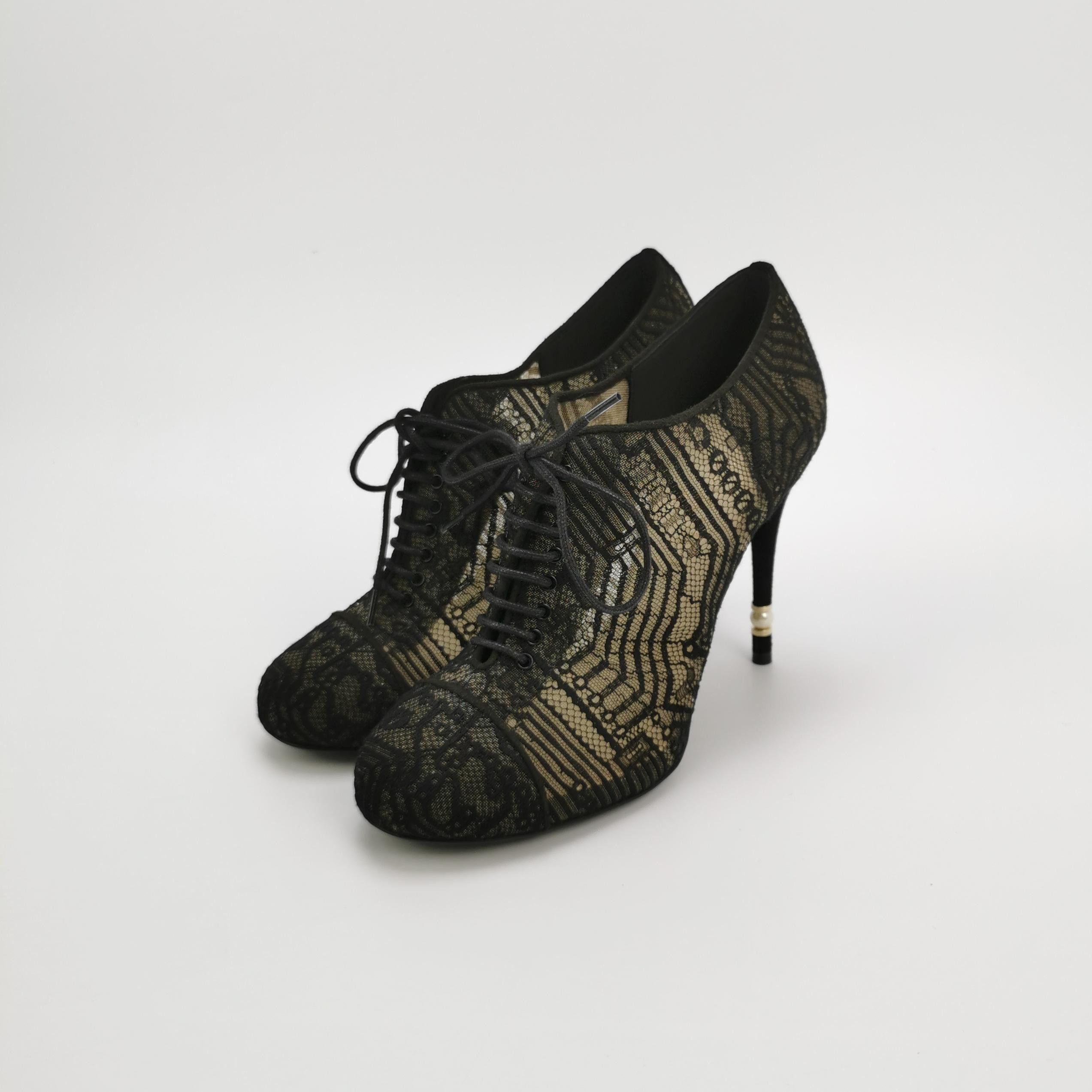 Chanel Chanel Women 8 Heels Size US 8 / IT 38 - 2 Thumbnail