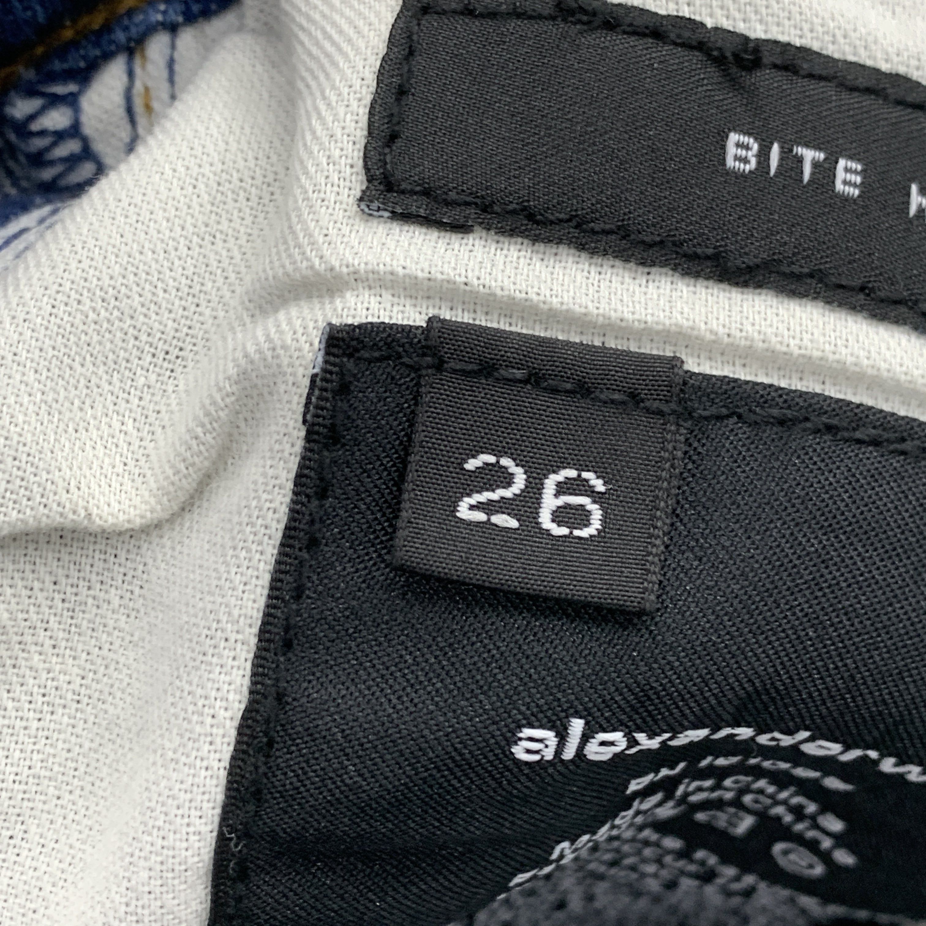 Alexander Wang Alexander Wang Logo Print Denim Shorts Size 26 Size 26" / US 2 / IT 38 - 3 Thumbnail