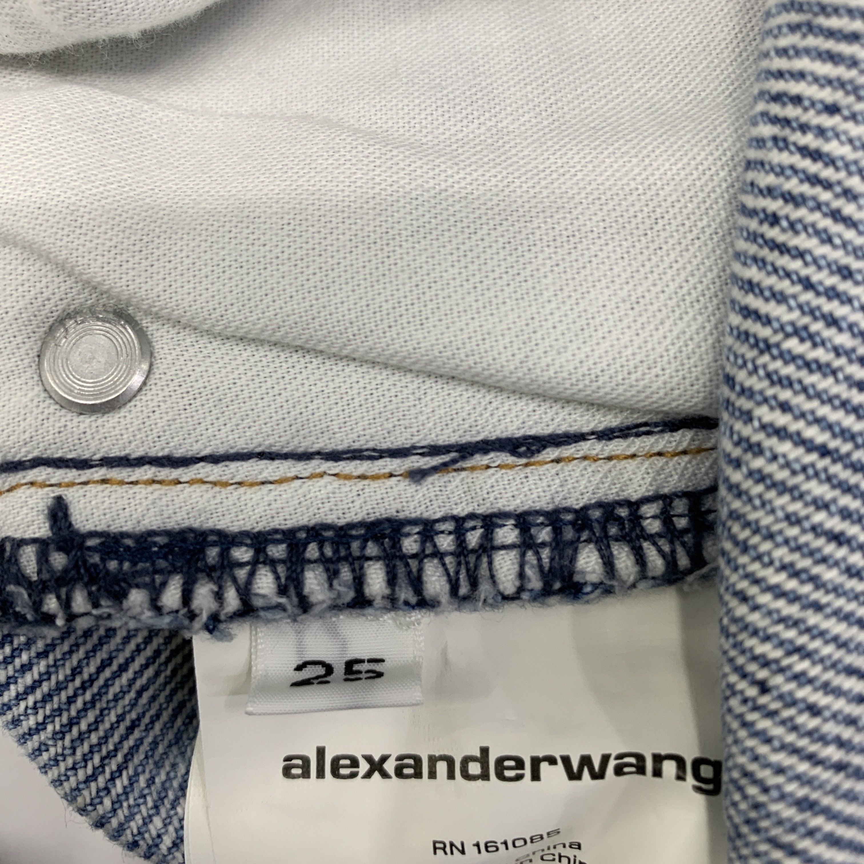 Alexander Wang Alexander Wang Vintage Faded Denim Shorts Size 25 Size 25" / US 0 / IT 36 - 3 Thumbnail