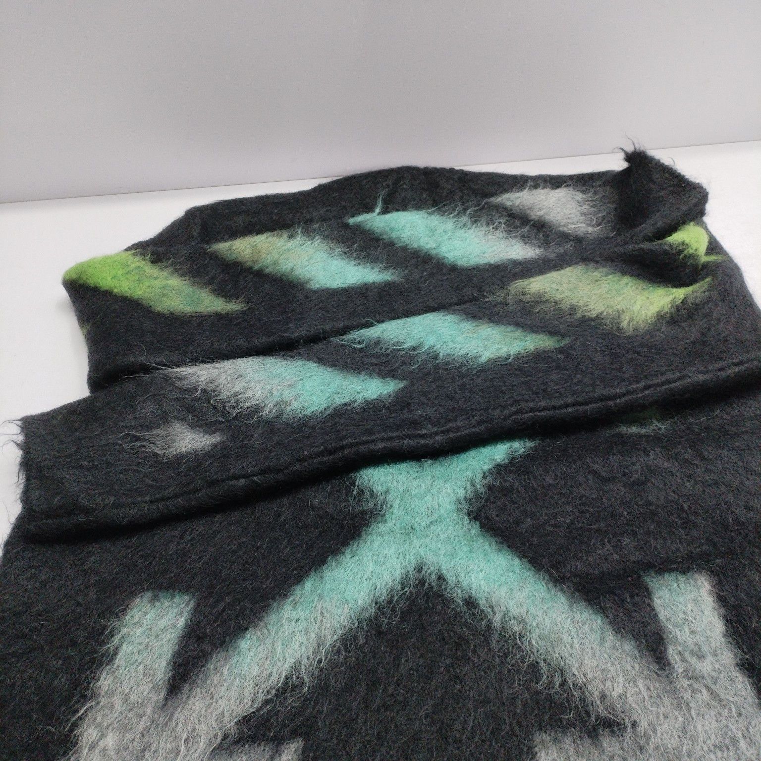 Off-White Off-White Gradient Mohair Logo Sweater Size XXS Size US XXS / EU 40 - 12 Thumbnail