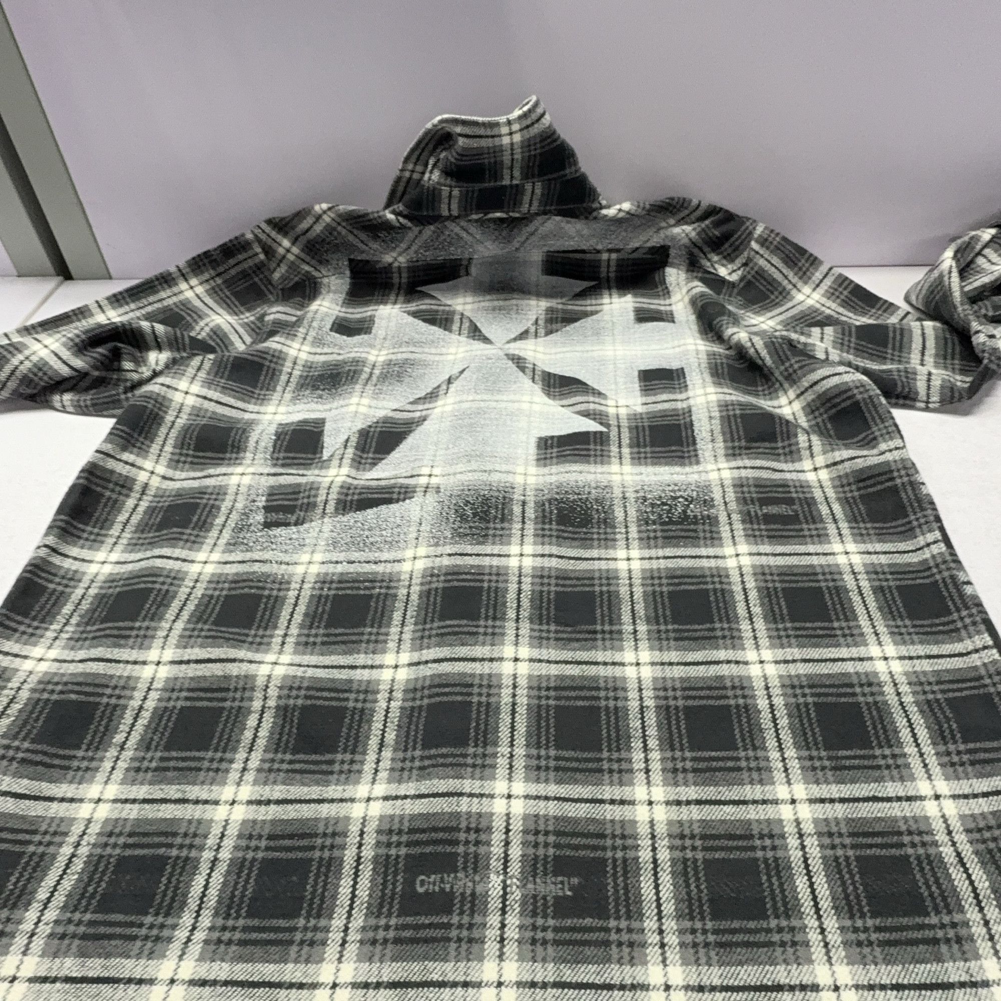 Off-White OFF-WHITE Plaid Arrow Logo Shirt Size L Size US L / EU 52-54 / 3 - 12 Thumbnail