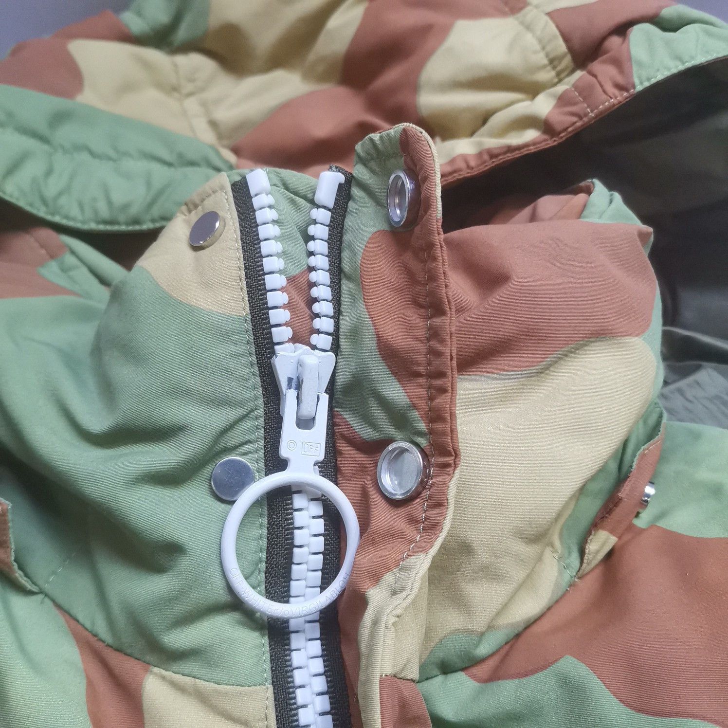 Off-White Off-White Camo Down Puffer Jacket Size M Size US M / EU 48-50 / 2 - 14 Thumbnail