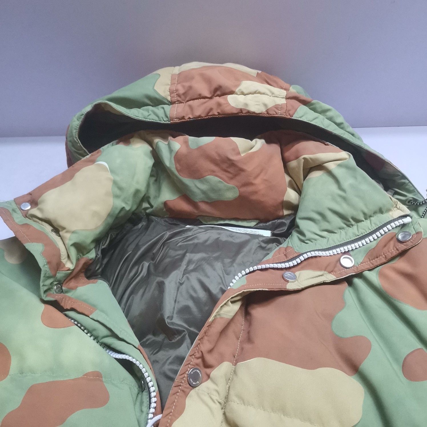 Off-White Off-White Camo Down Puffer Jacket Size M Size US M / EU 48-50 / 2 - 7 Thumbnail