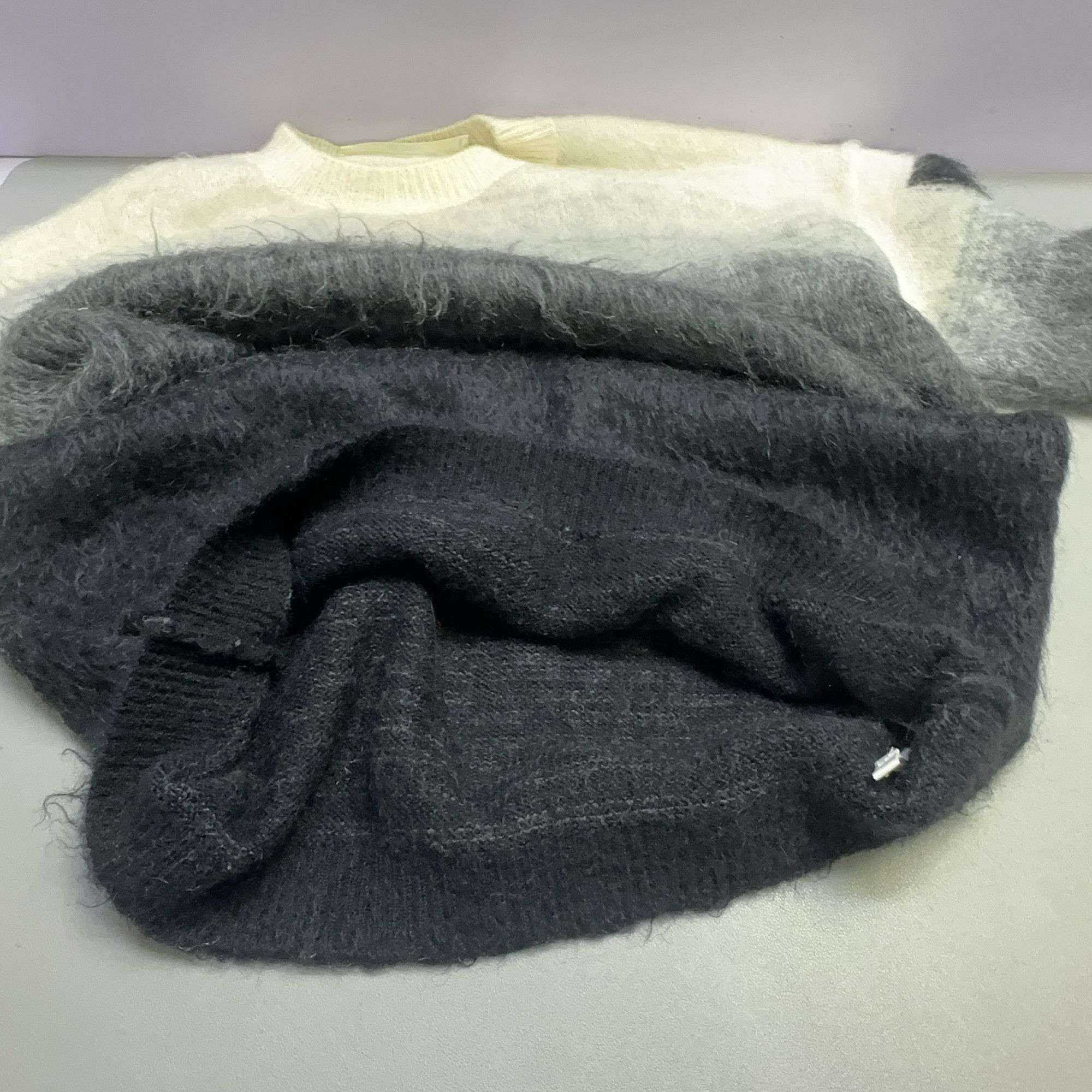 Off-White OFF-WHITE Gradient Mohair Sweater Size S Size US S / EU 44-46 / 1 - 7 Thumbnail