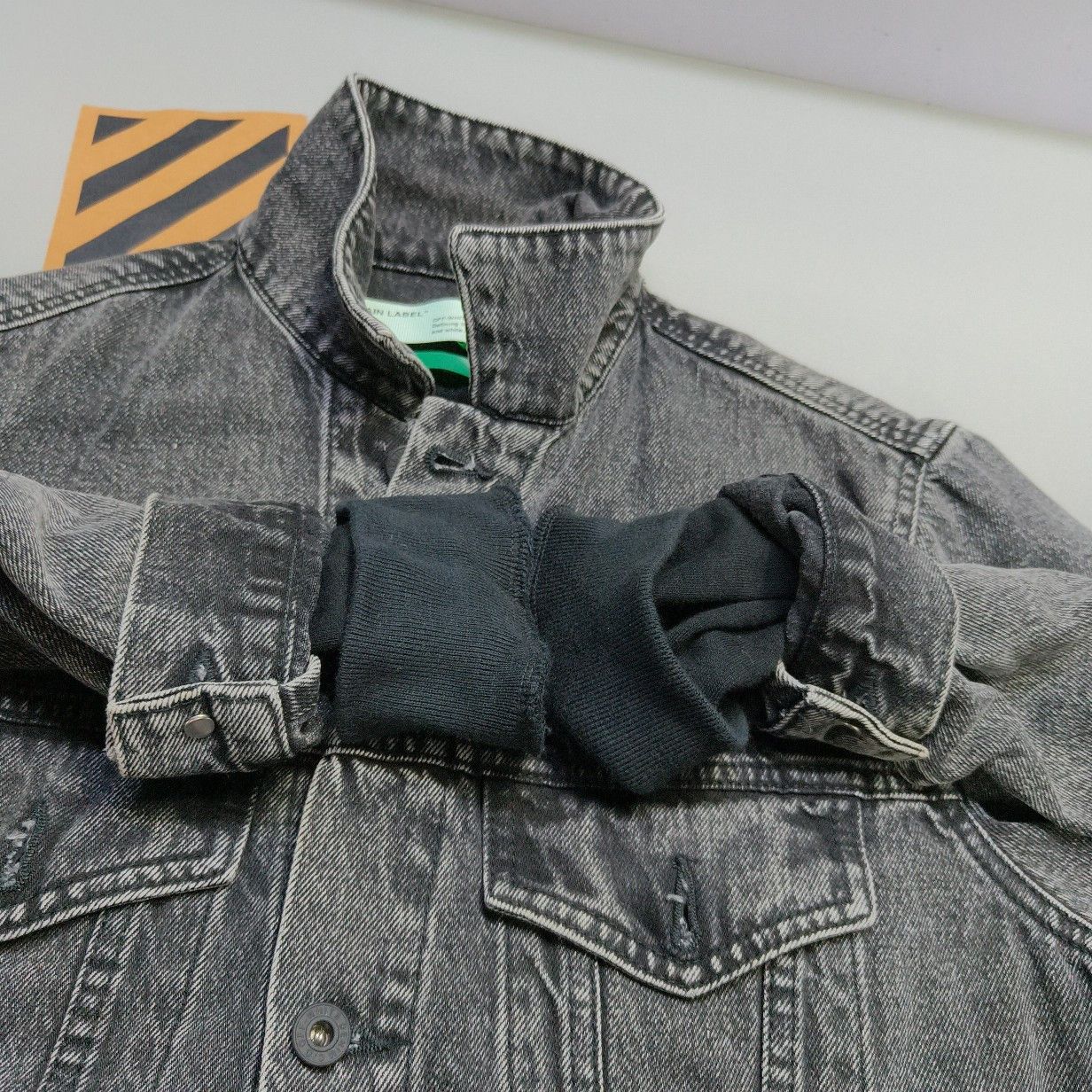 Off-White Off-White Graphic Arrow Denim Jacket Size M Size US M / EU 48-50 / 2 - 8 Thumbnail