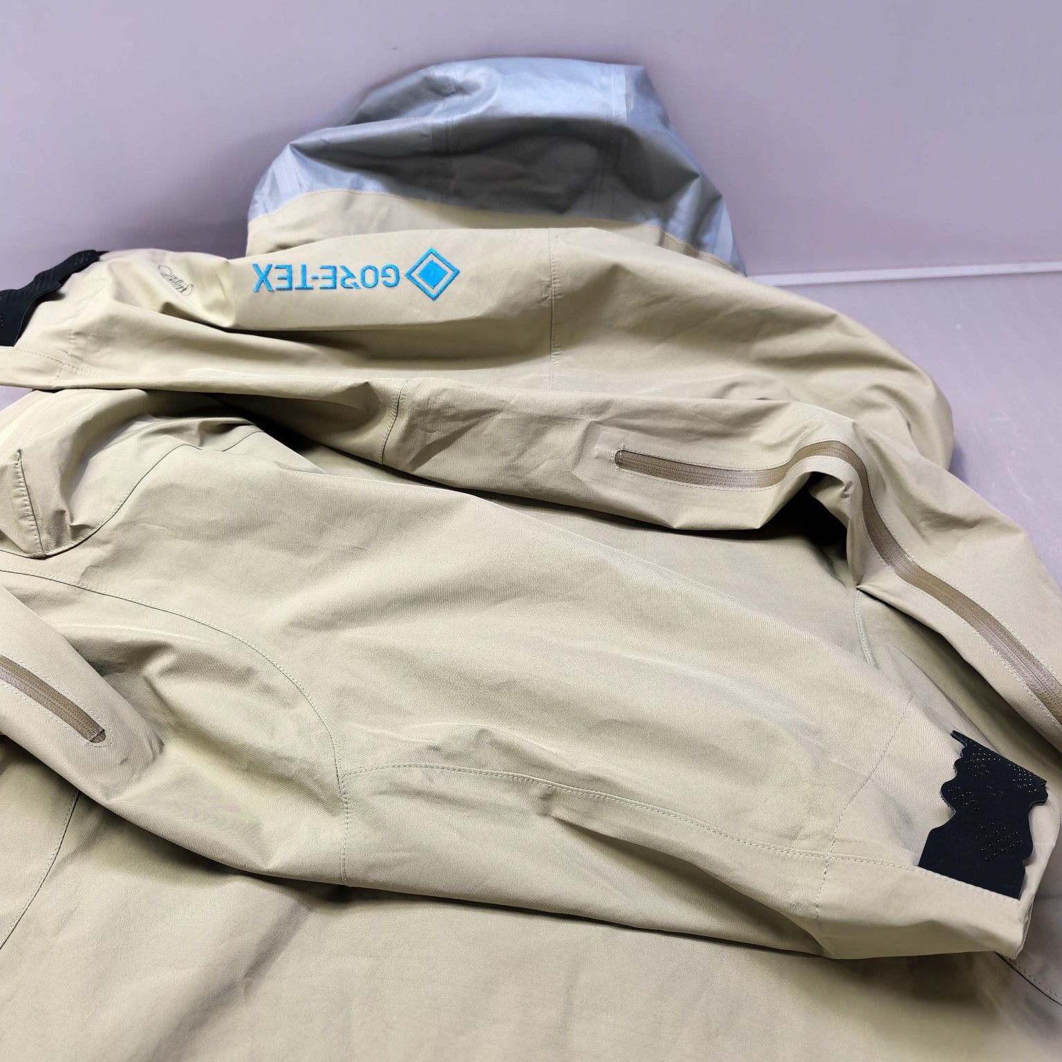 Nike Nike x Off-White Logo Gore-Tex Jacket Size L Size US L / EU 52-54 / 3 - 13 Thumbnail