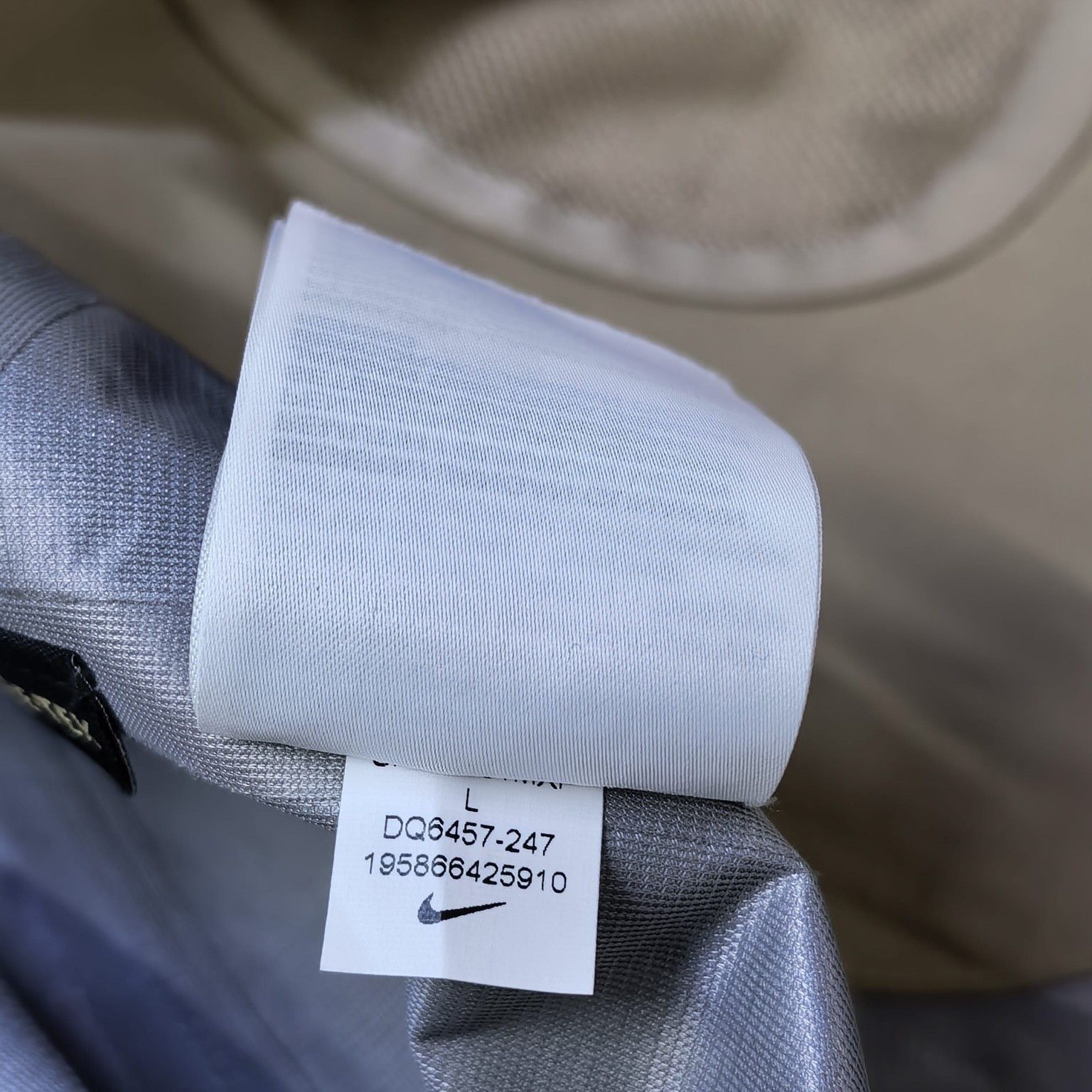 Nike Nike x Off-White Logo Gore-Tex Jacket Size L Size US L / EU 52-54 / 3 - 4 Thumbnail