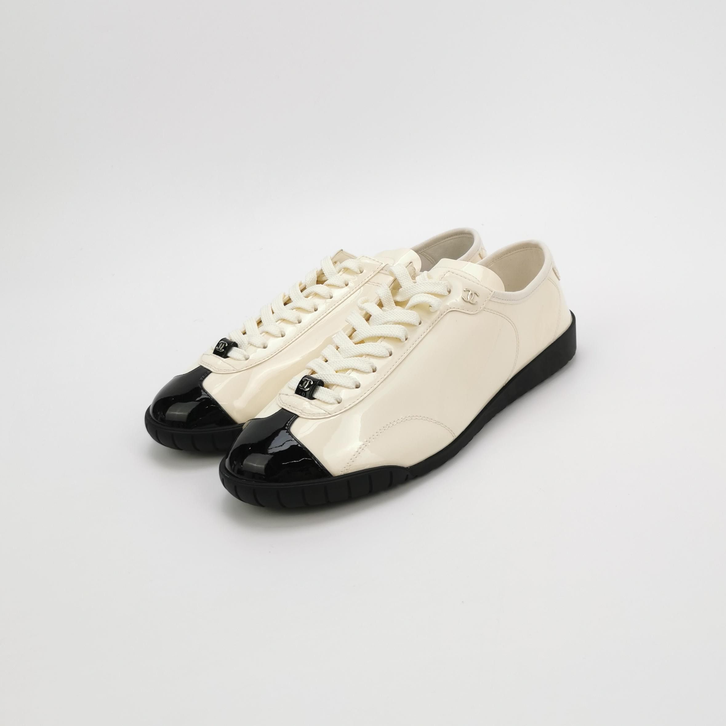 Chanel Chanel Women 8 Lowtop Sneakers Size US 8 / IT 38 - 2 Thumbnail
