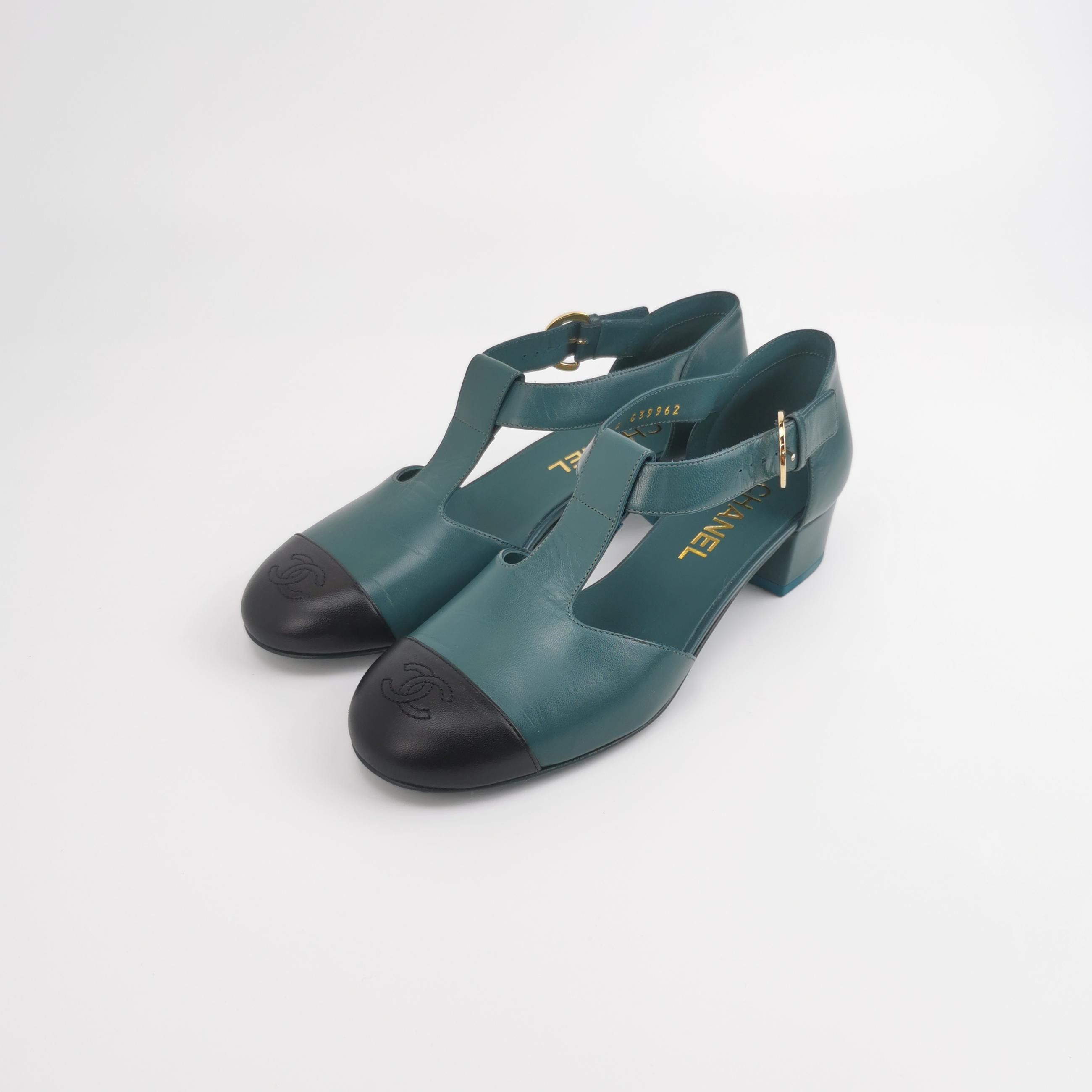 Chanel Chanel Women 6 Flats Size US 6 / IT 36 - 2 Thumbnail
