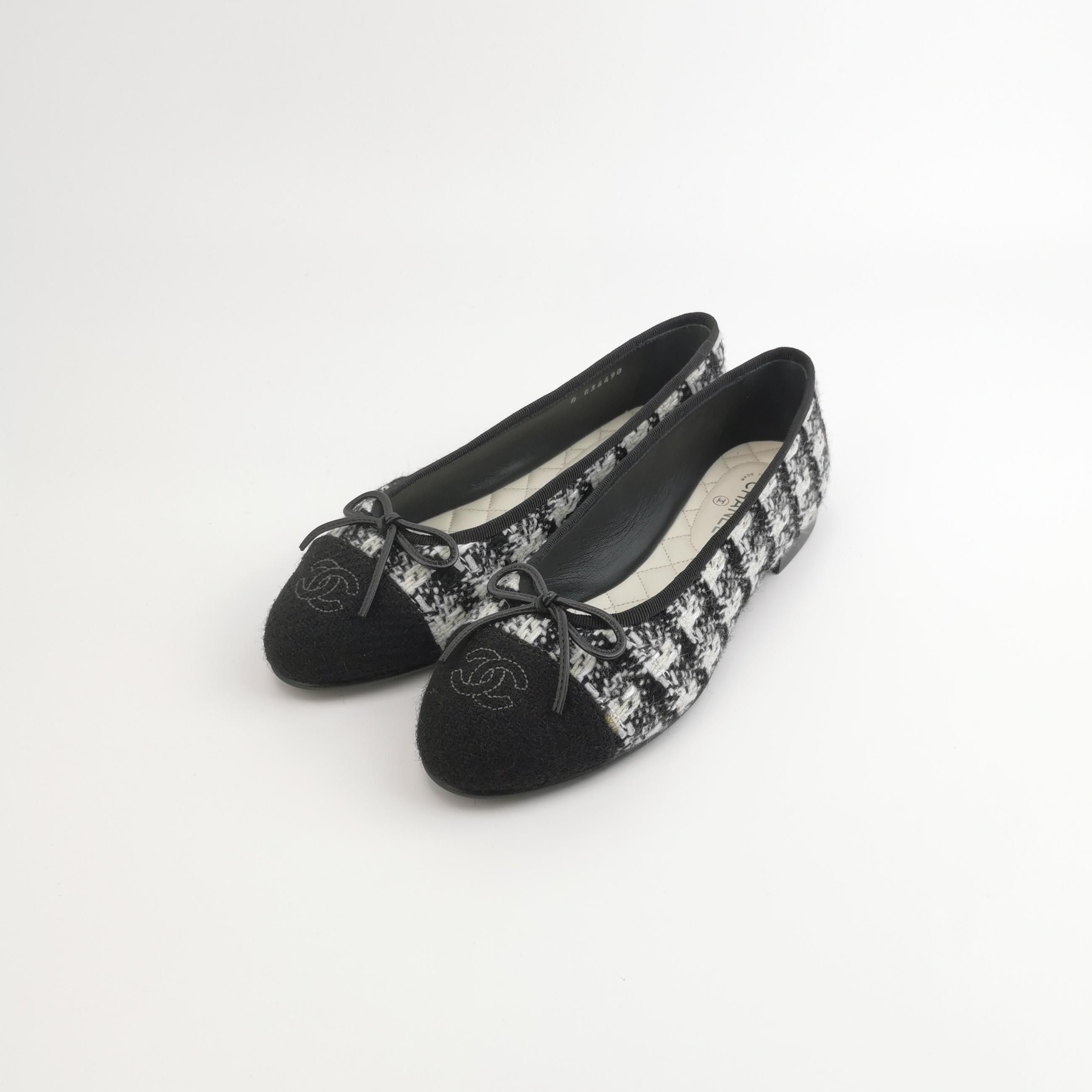 Chanel Chanel Women 7 Flats Size US 7 / IT 37 - 2 Thumbnail