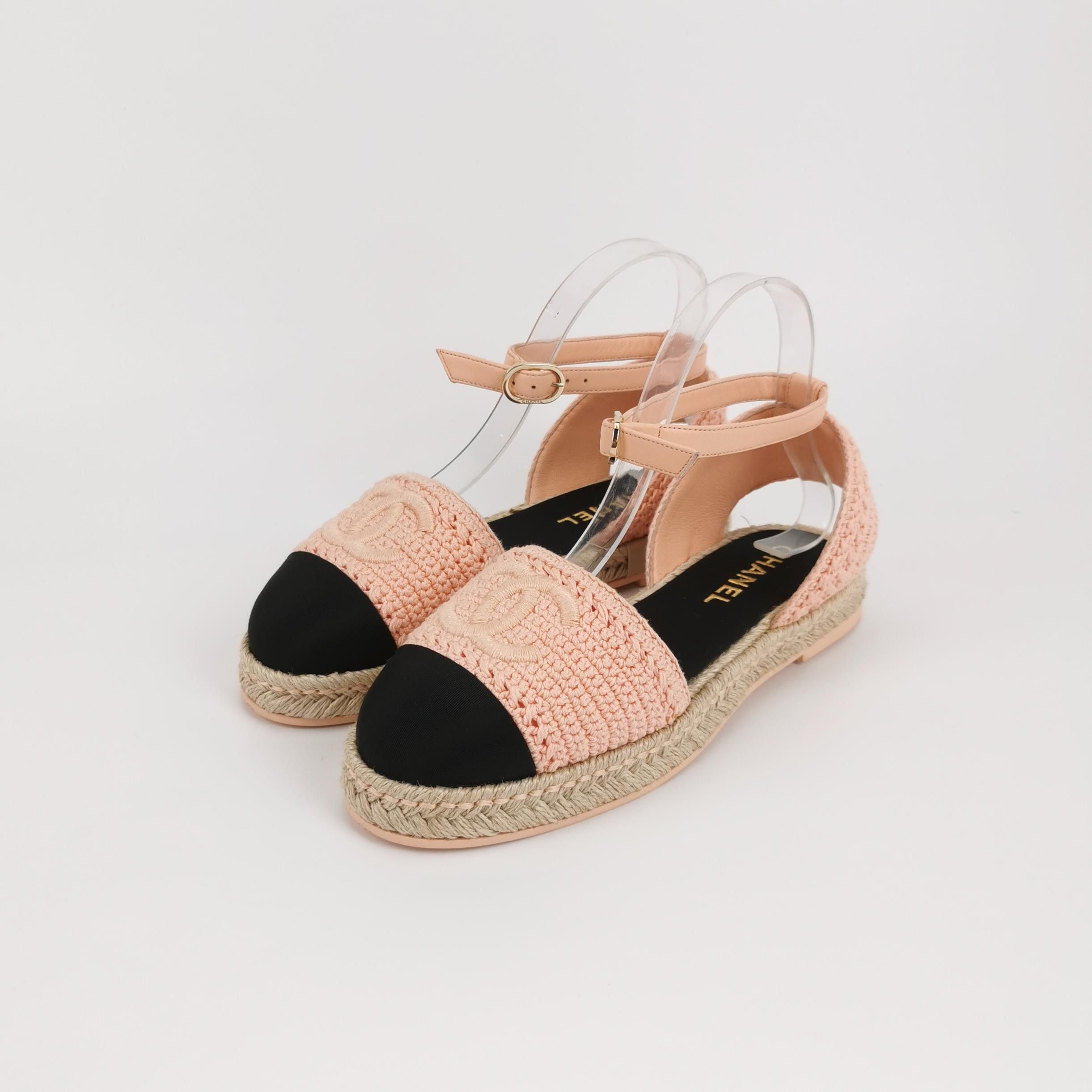 Chanel Chanel Women 7 Flats Size US 7 / IT 37 - 2 Thumbnail
