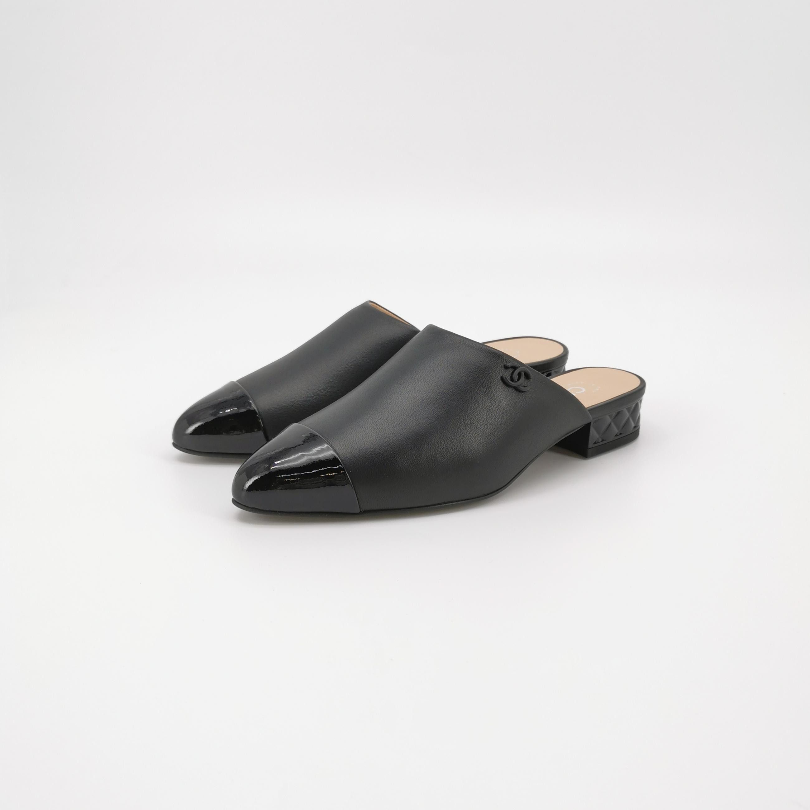 Chanel Chanel Women 5-5 Sandals Size US 5.5 / IT 35.5 - 2 Thumbnail