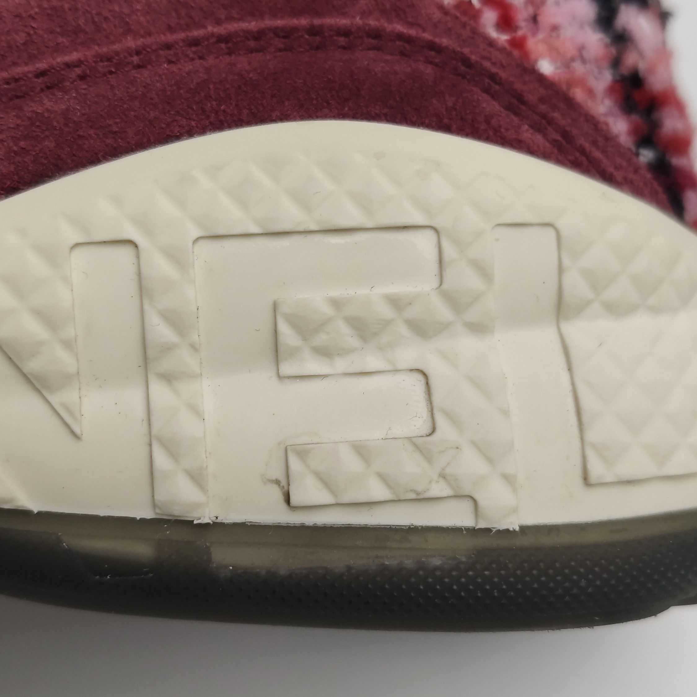 Chanel Chanel Women 8 Lowtop Sneakers Size US 8 / IT 38 - 9 Thumbnail