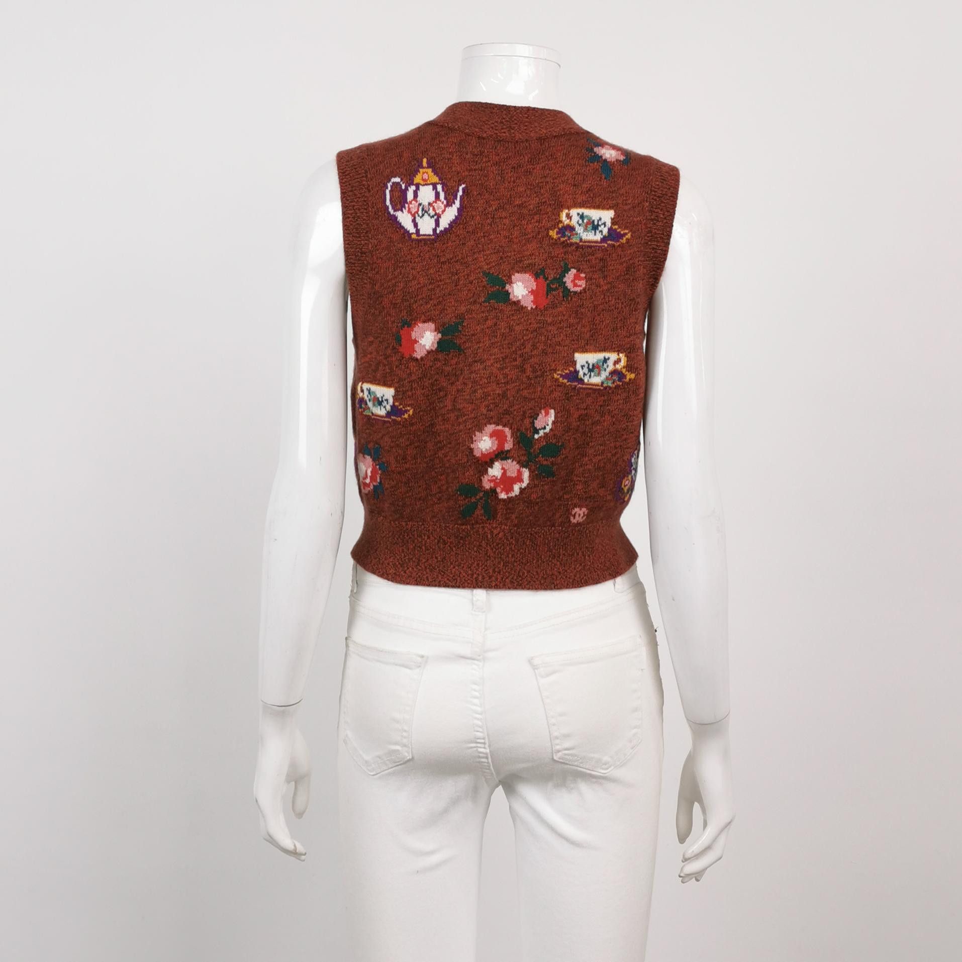 Chanel Chanel Women s Vests Size S / US 4 / IT 40 - 2 Thumbnail