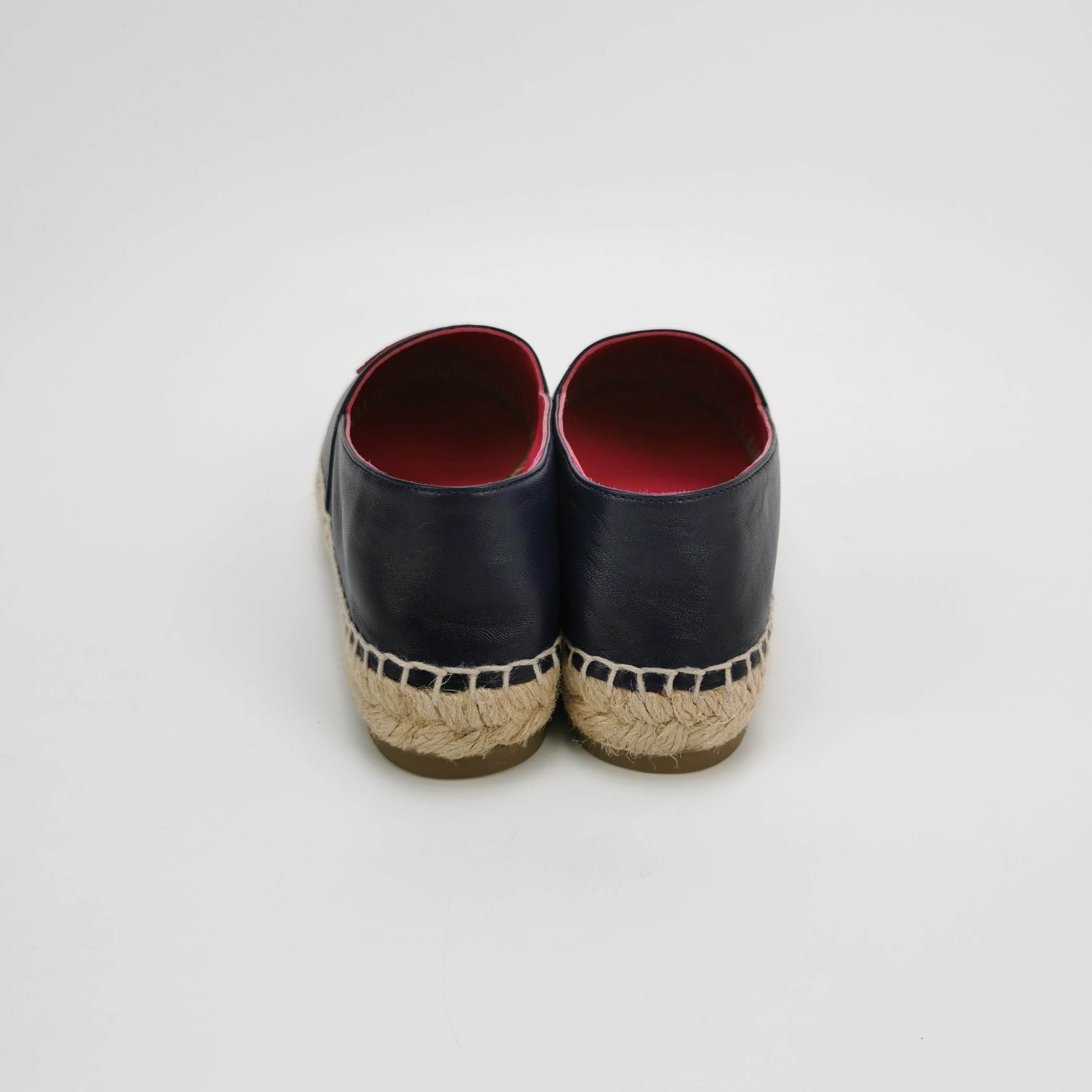 Chanel Chanel Women 6 Flats Size US 6 / IT 36 - 4 Thumbnail