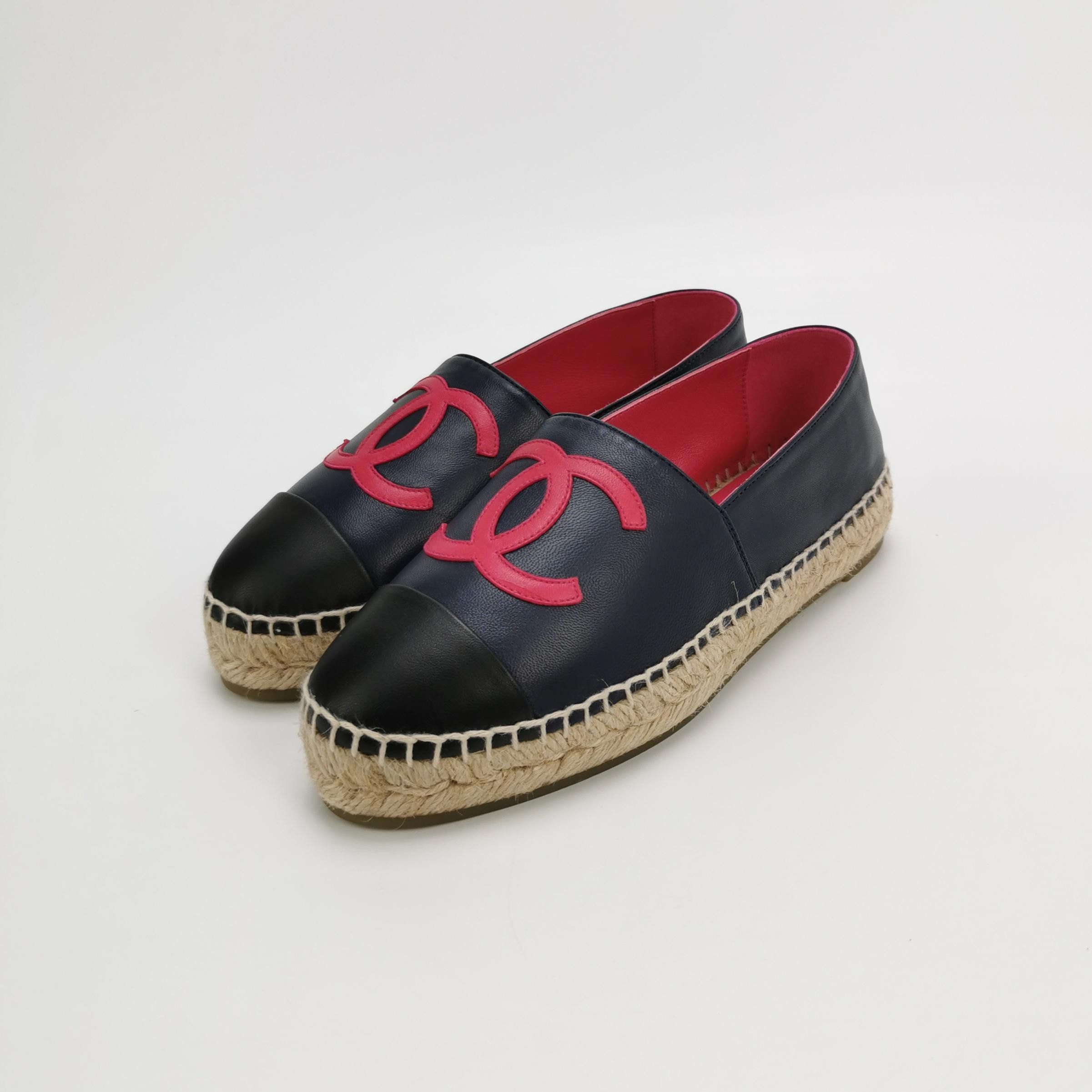 Chanel Chanel Women 6 Flats Size US 6 / IT 36 - 2 Thumbnail
