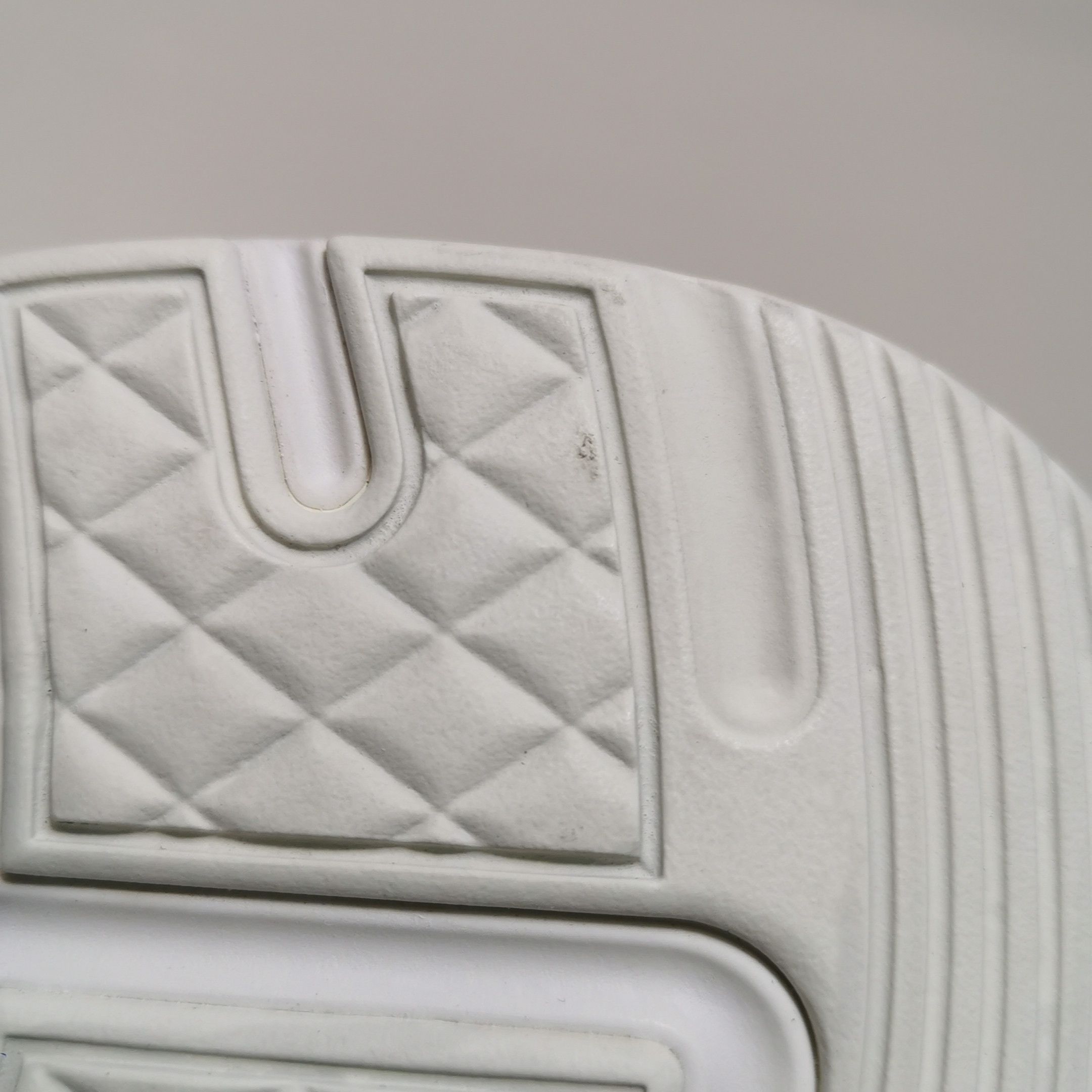 Chanel Chanel Women 7-5 Lowtop Sneakers Size US 7.5 / IT 37.5 - 14 Thumbnail