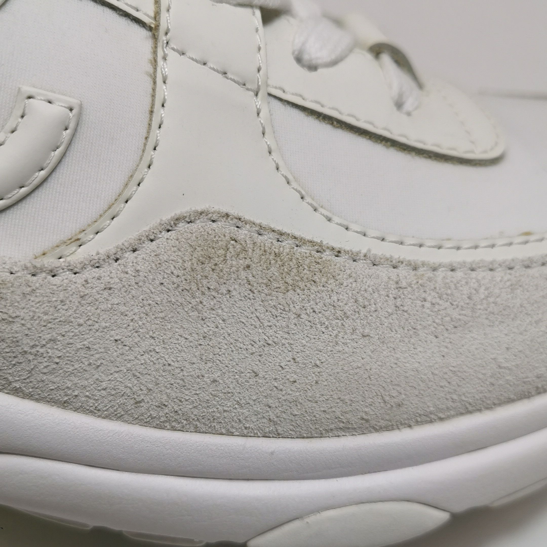 Chanel Chanel Women 7-5 Lowtop Sneakers Size US 7.5 / IT 37.5 - 7 Thumbnail