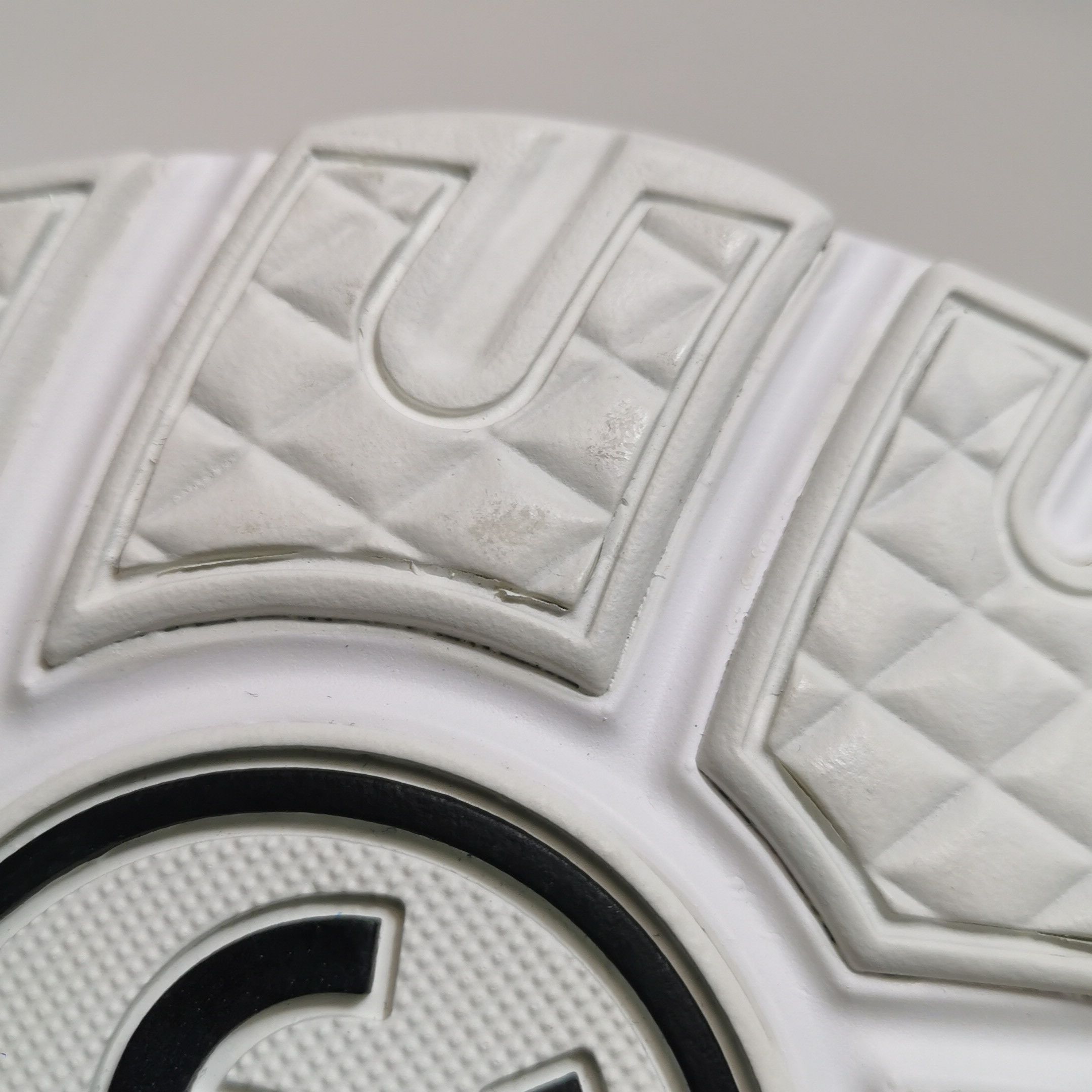 Chanel Chanel Women 7-5 Lowtop Sneakers Size US 7.5 / IT 37.5 - 13 Thumbnail