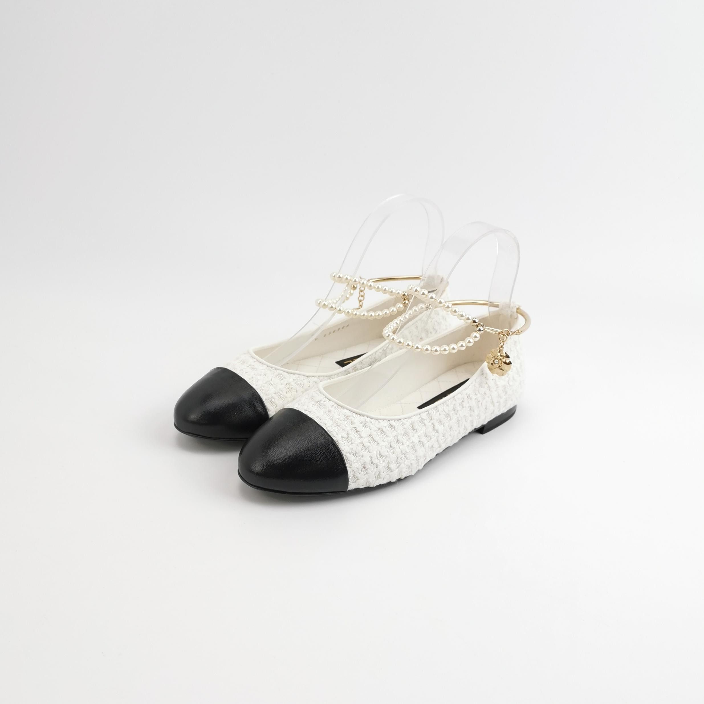 Chanel Chanel Women 7 Flats Size US 7 / IT 37 - 2 Thumbnail