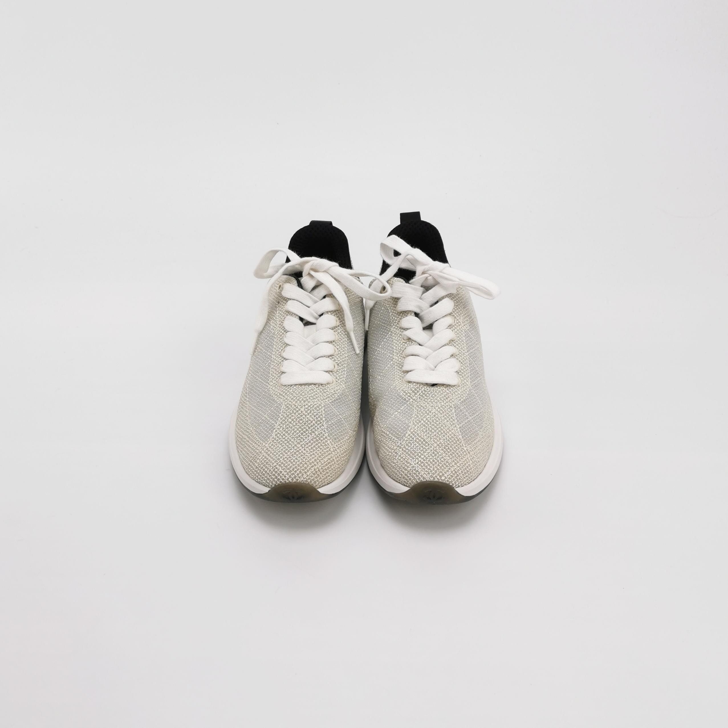 Chanel Chanel Women 7-5 Lowtop Sneakers Size US 7.5 / IT 37.5 - 3 Thumbnail