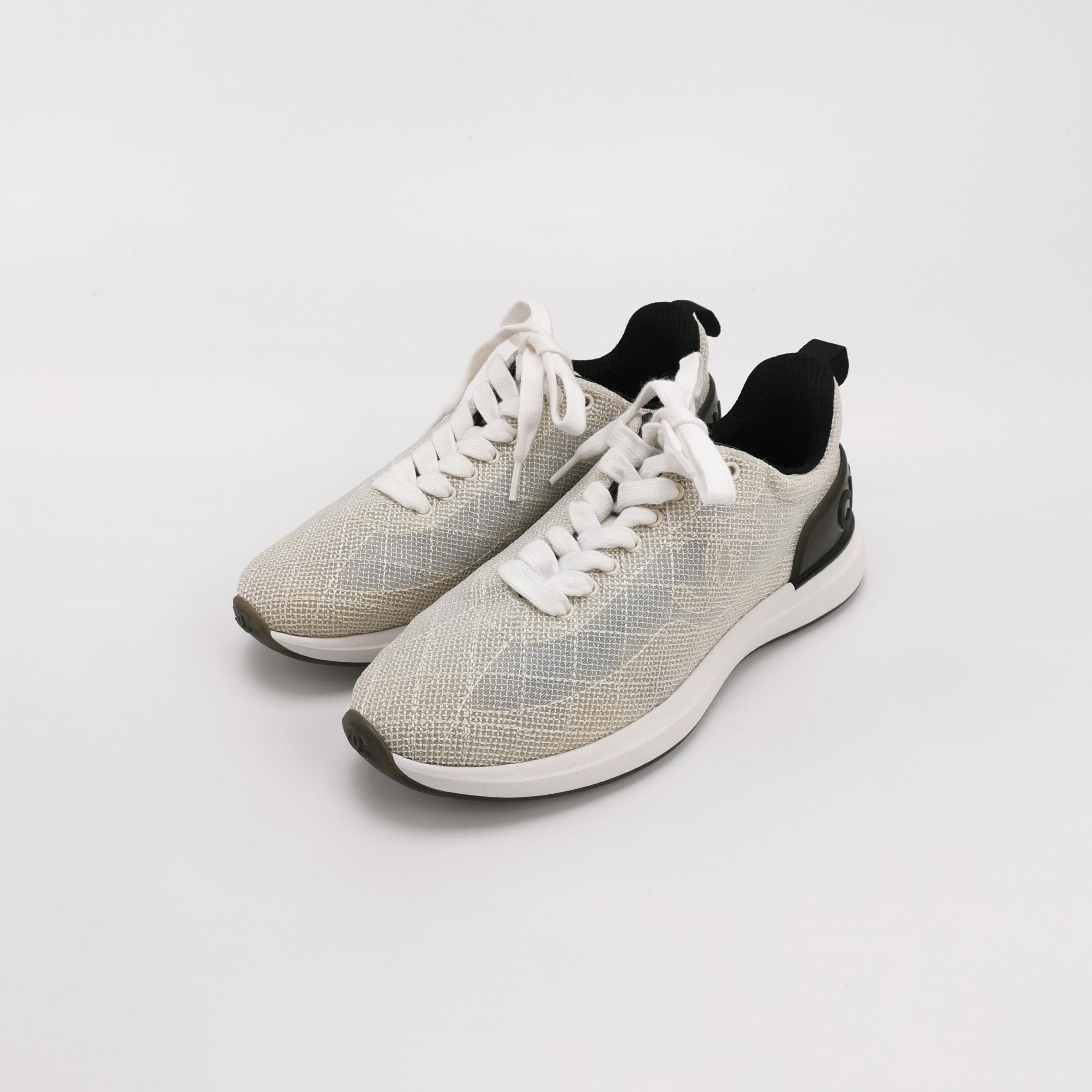 Chanel Chanel Women 7-5 Lowtop Sneakers Size US 7.5 / IT 37.5 - 2 Thumbnail