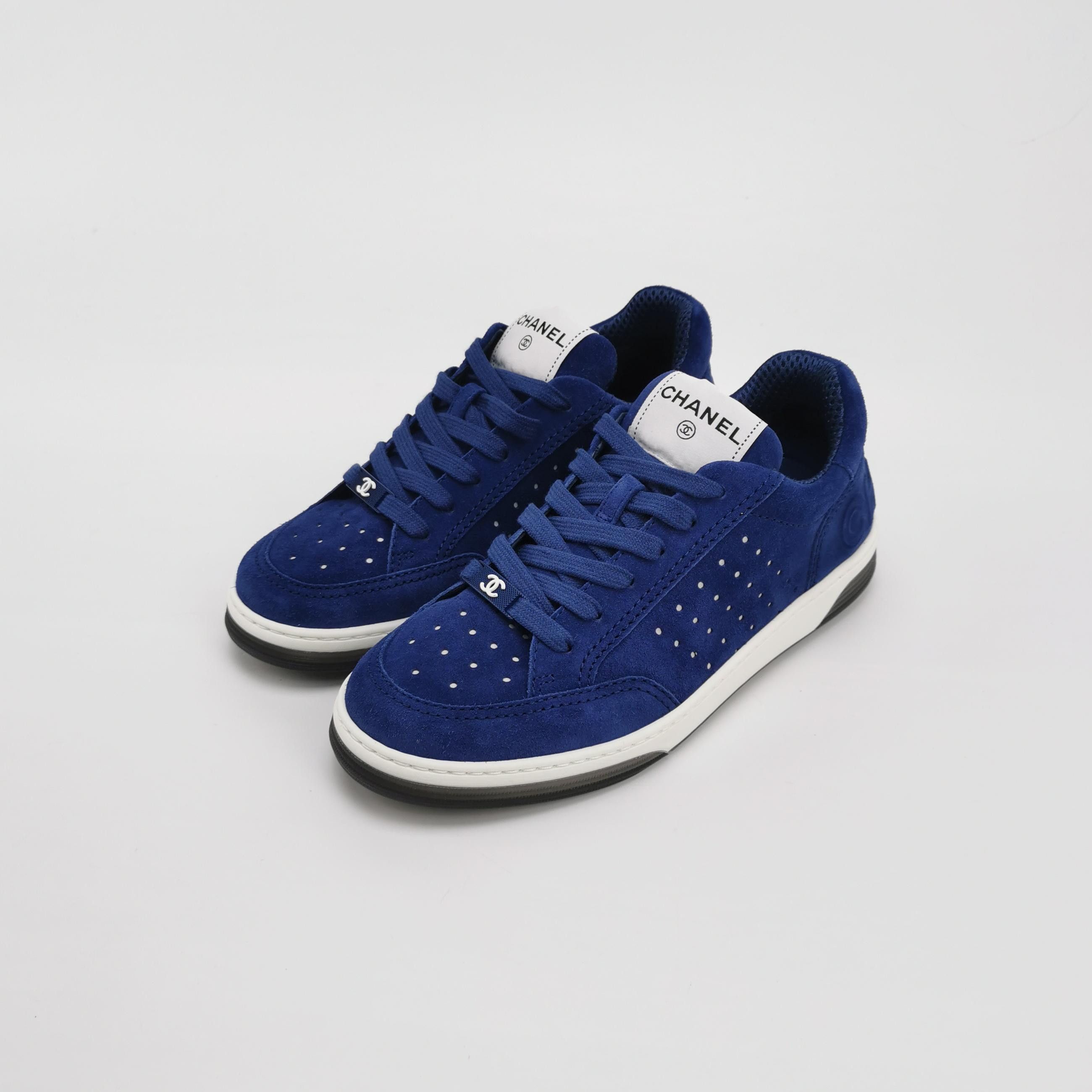 Chanel Chanel Women 6-5 Lowtop Sneakers Size US 6.5 / IT 36.5 - 2 Thumbnail