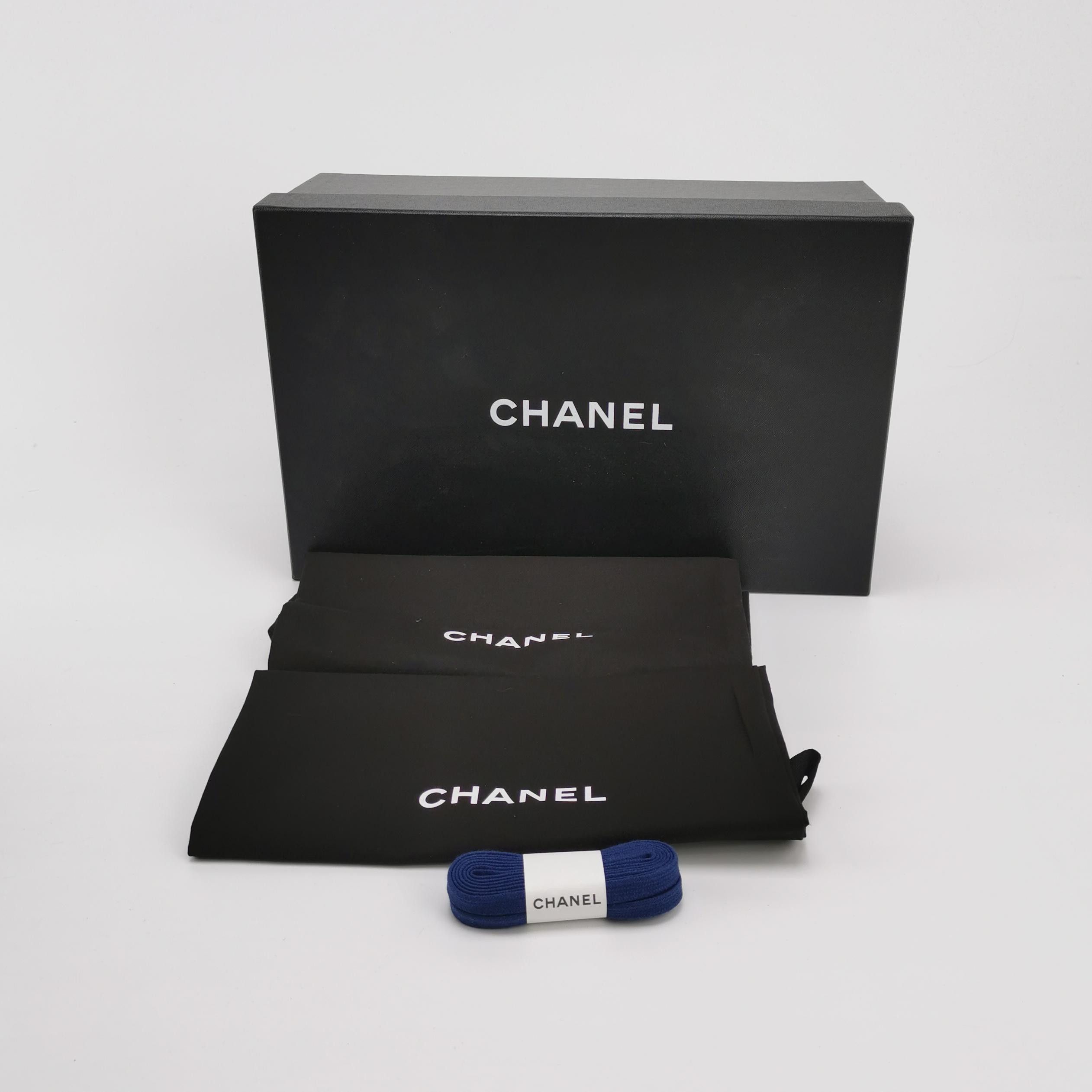 Chanel Chanel Women 6-5 Lowtop Sneakers Size US 6.5 / IT 36.5 - 6 Thumbnail