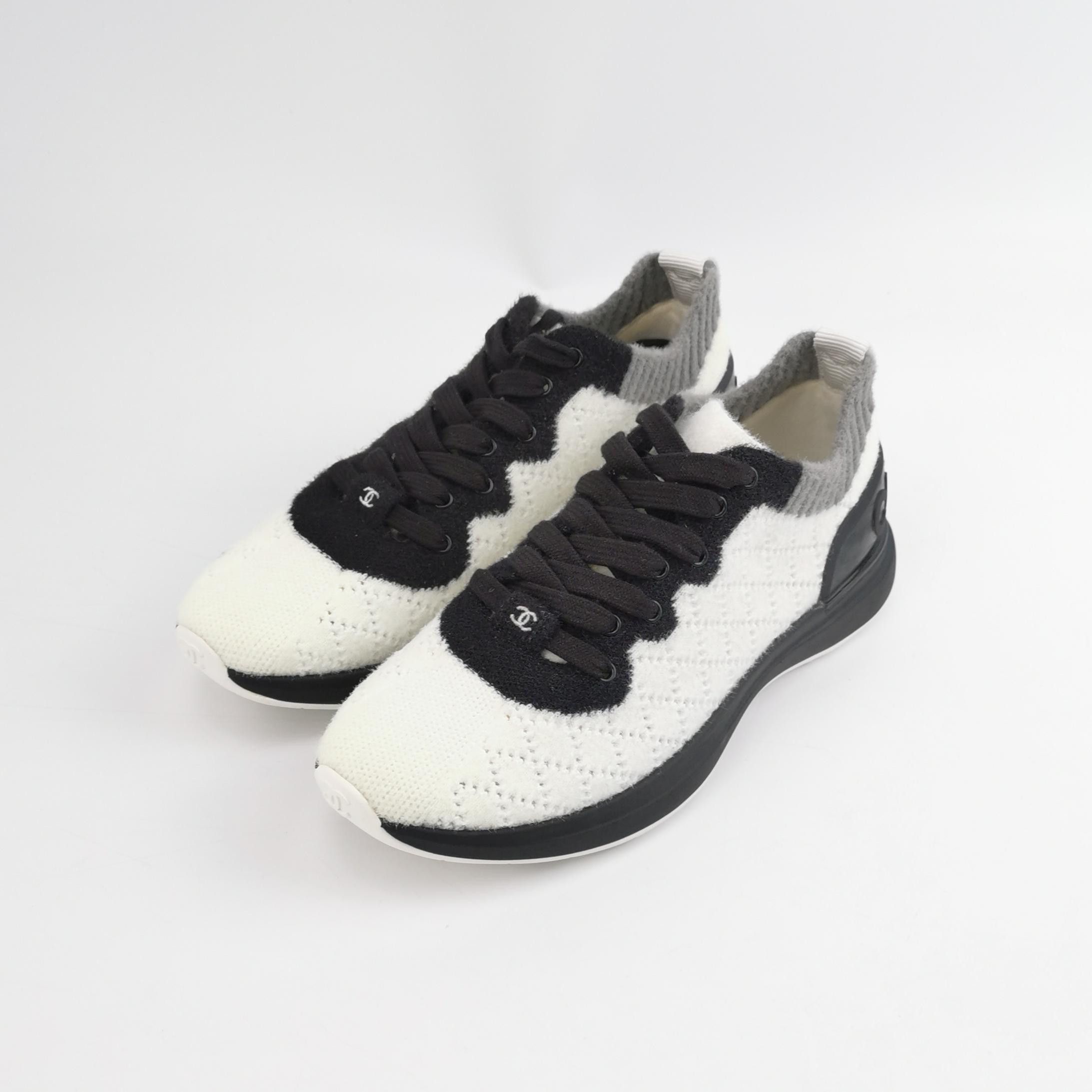 Chanel Chanel Women 7 Lowtop Sneakers Size US 7 / IT 37 - 2 Thumbnail