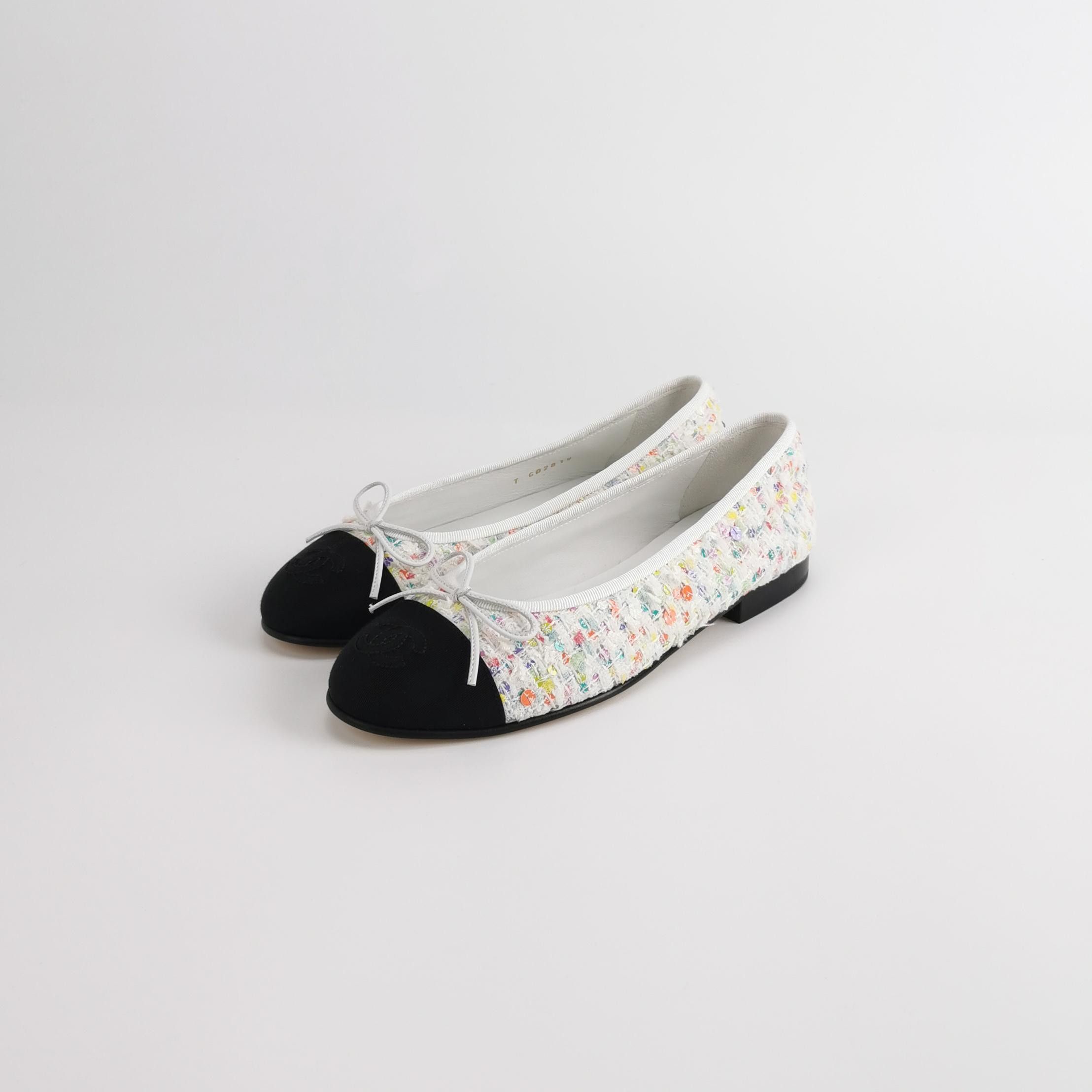 Chanel Chanel Women 6 Flats Size US 6 / IT 36 - 2 Thumbnail