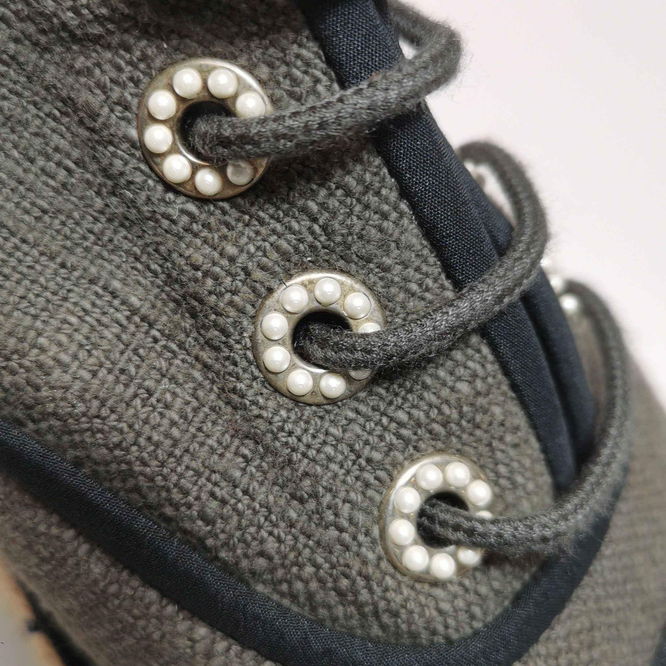 Chanel Chanel Women 7-5 Lowtop Sneakers Size US 7.5 / IT 37.5 - 12 Thumbnail