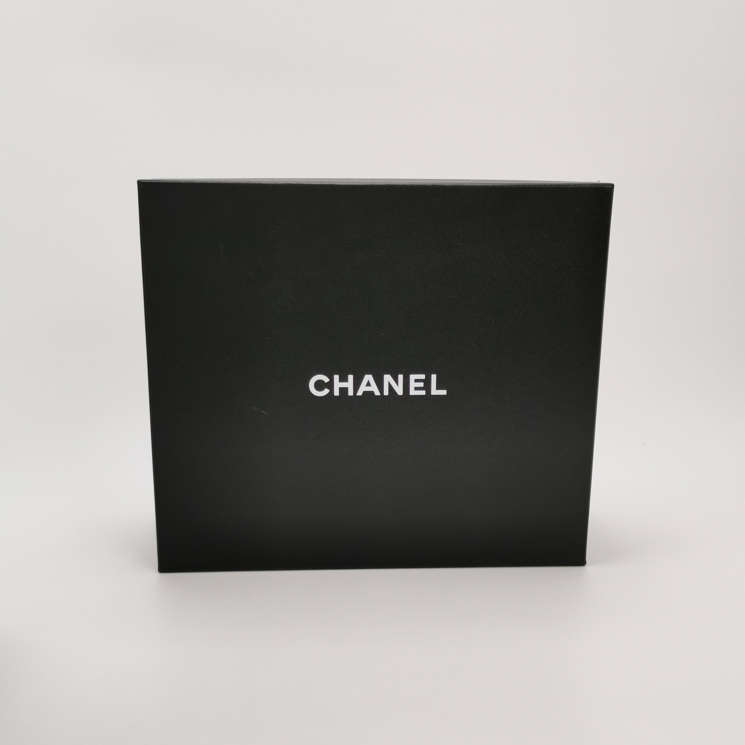 Chanel Chanel Women 7-5 Lowtop Sneakers Size US 7.5 / IT 37.5 - 6 Thumbnail
