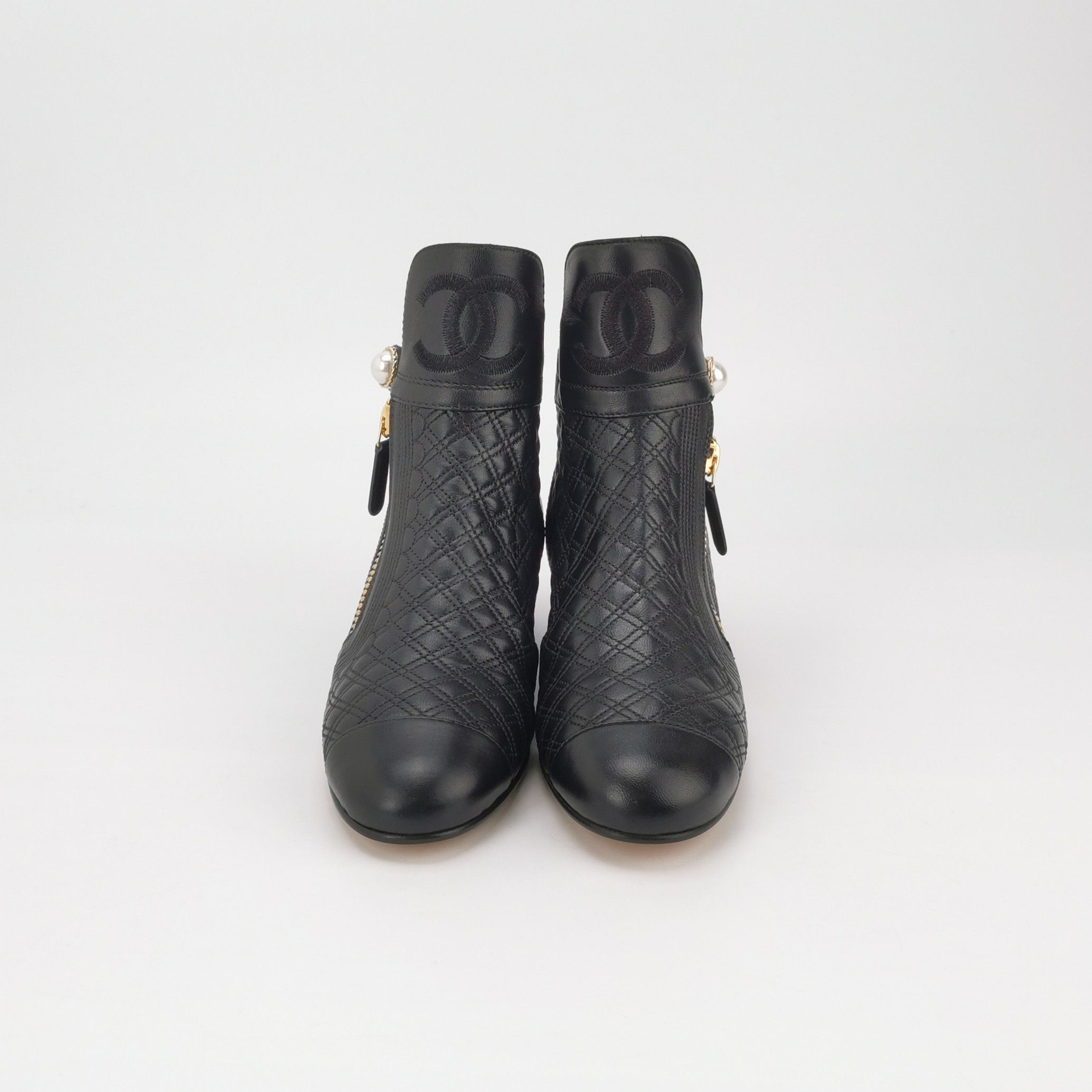 Chanel Chanel Women 5-5 Boots Size US 5.5 / IT 35.5 - 3 Thumbnail