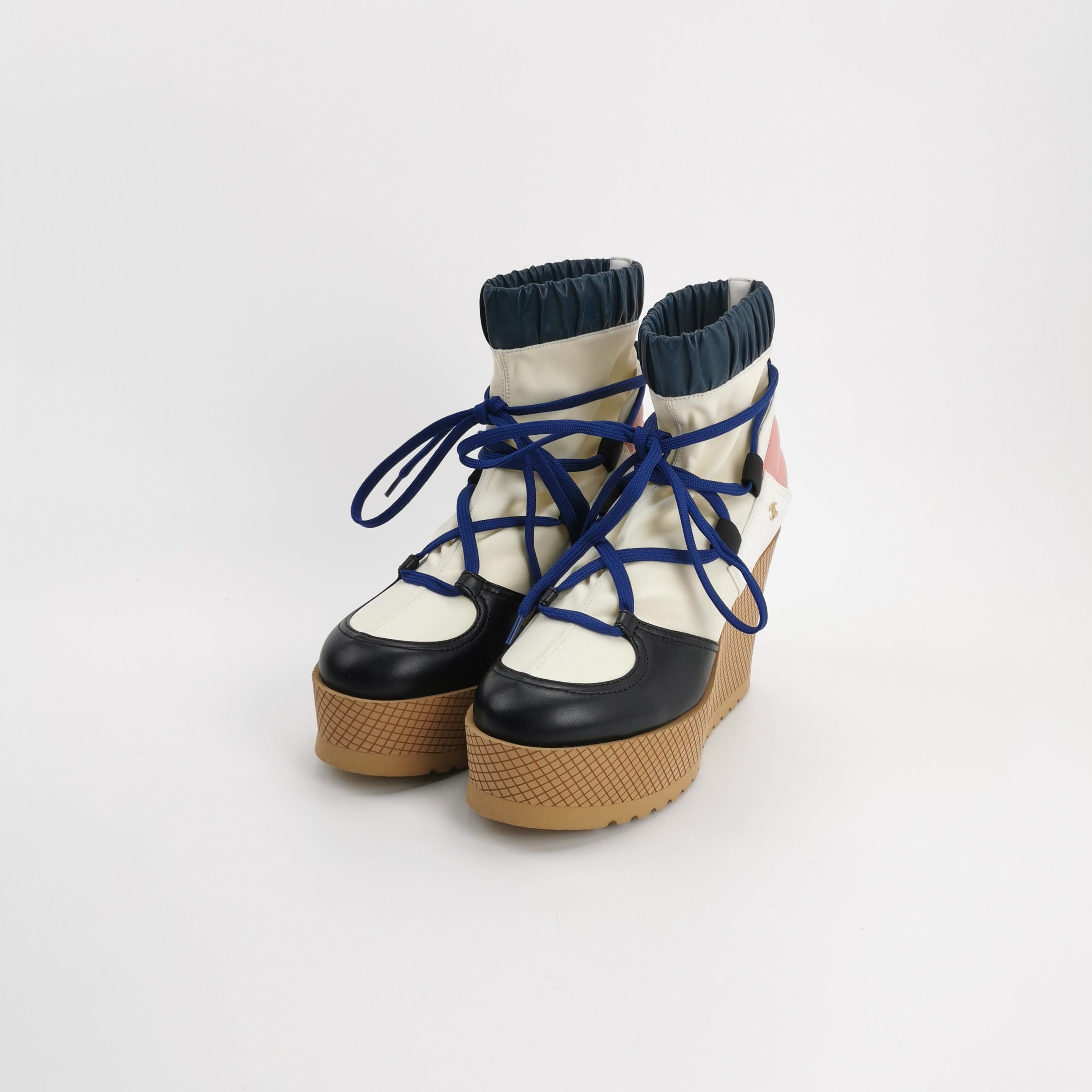 Chanel Chanel Women 8 Heels Size US 8 / IT 38 - 2 Thumbnail