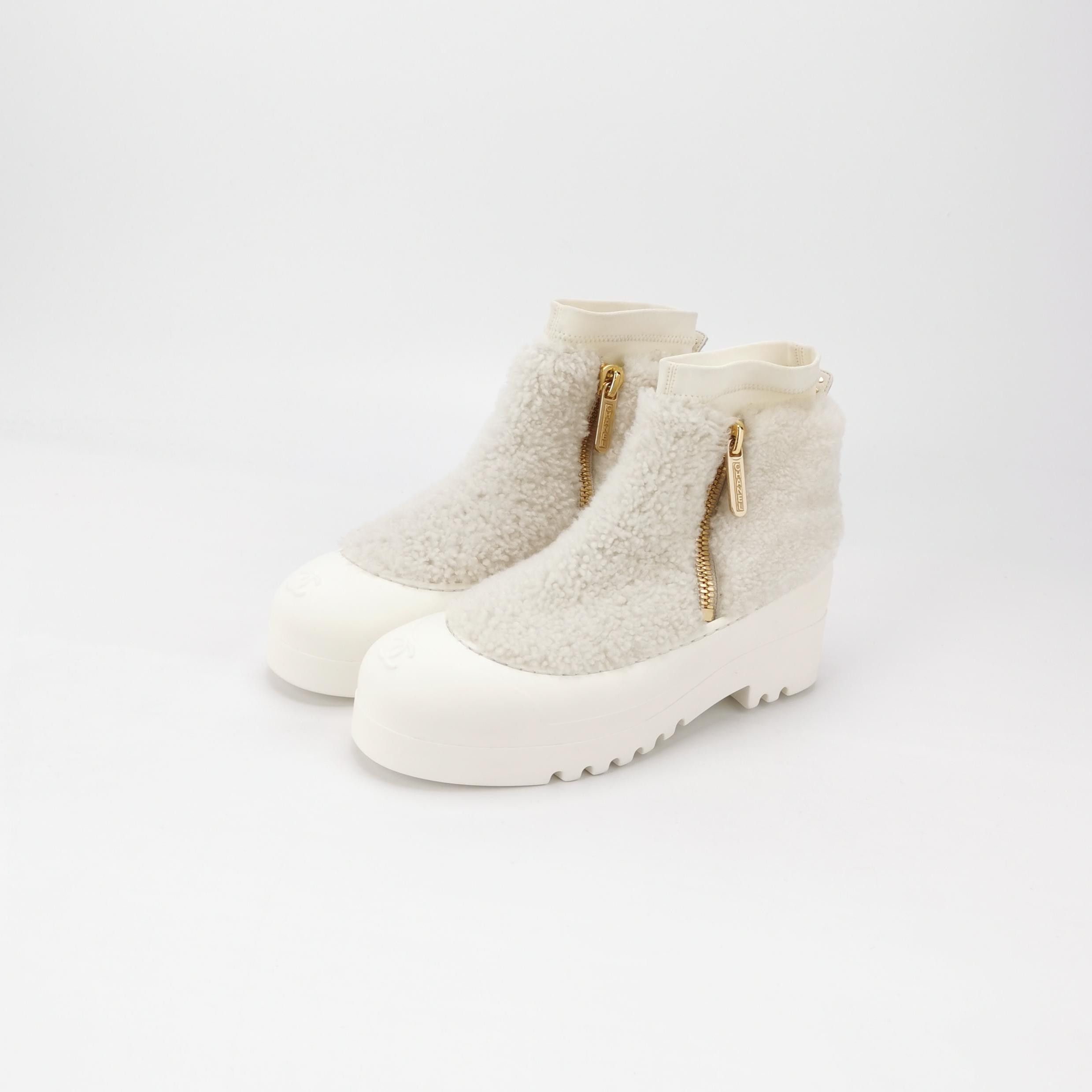 Chanel Chanel Women 6 Boots Size US 6 / IT 36 - 2 Thumbnail